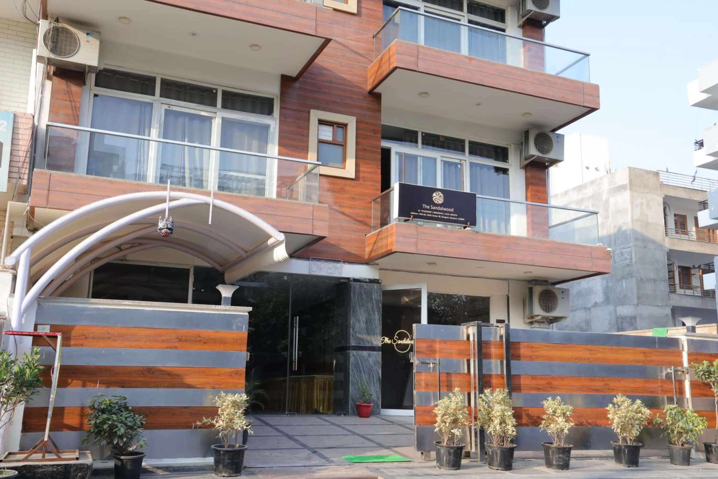 Property building in The Sandalwood Hotel I Sec-38 I Near Medanta Medicity Gurgaon
