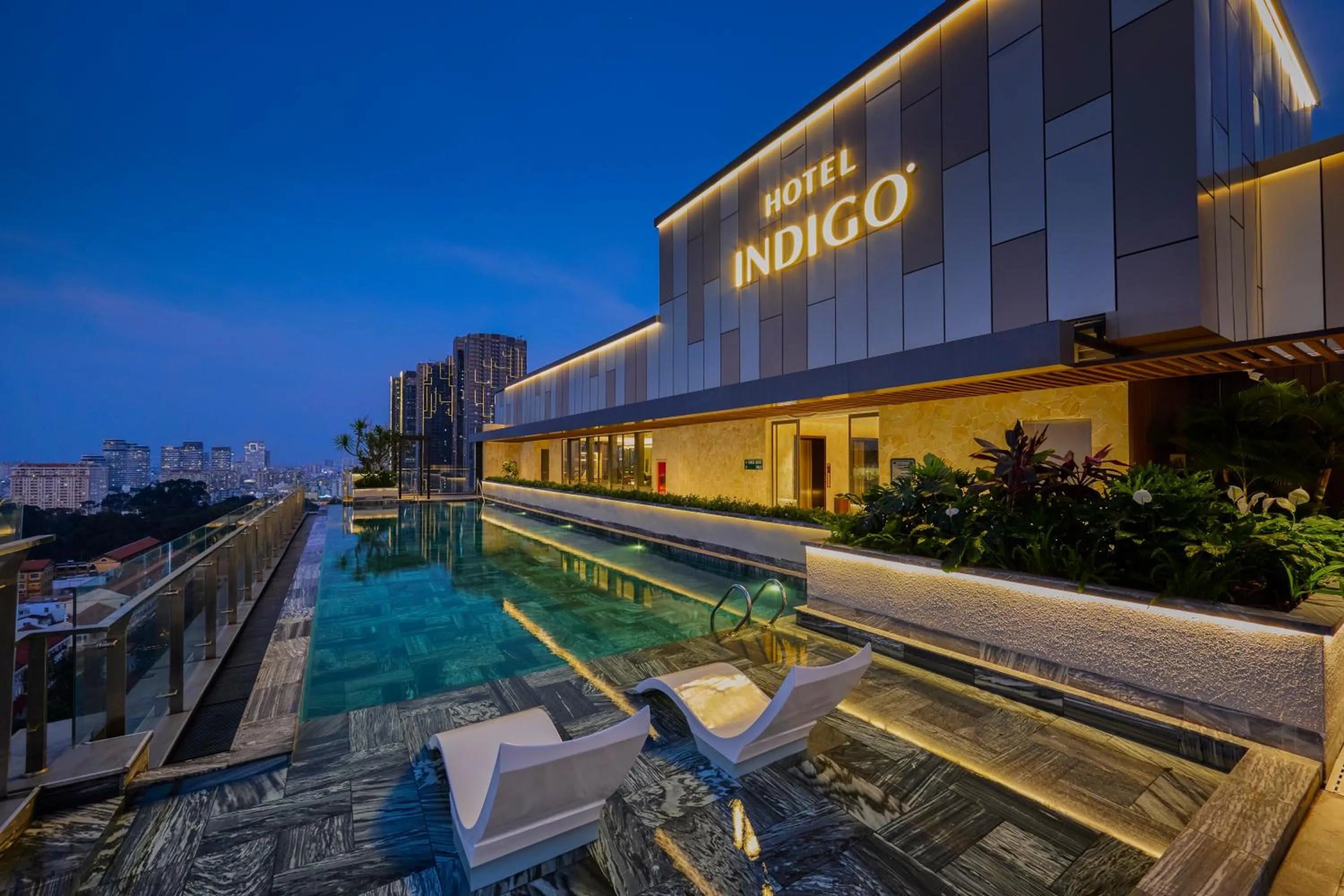 Night in Hotel Indigo Saigon the City by IHG