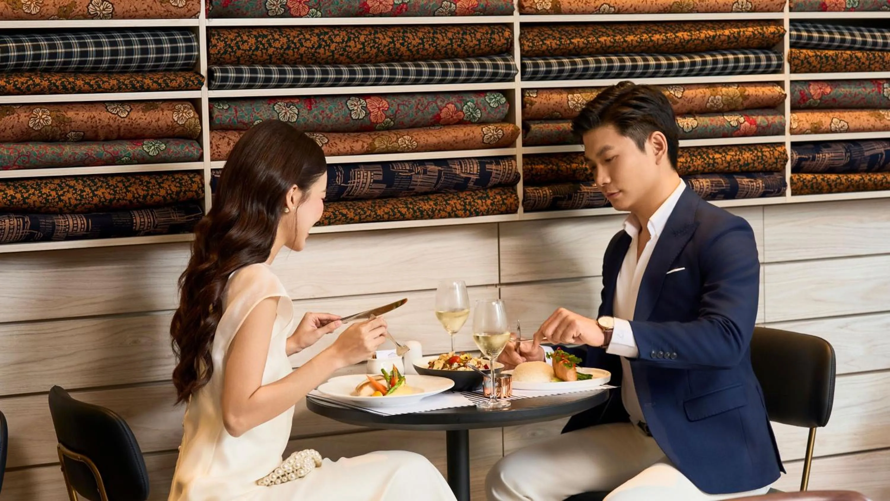 Restaurant/places to eat in Hotel Indigo Saigon the City by IHG