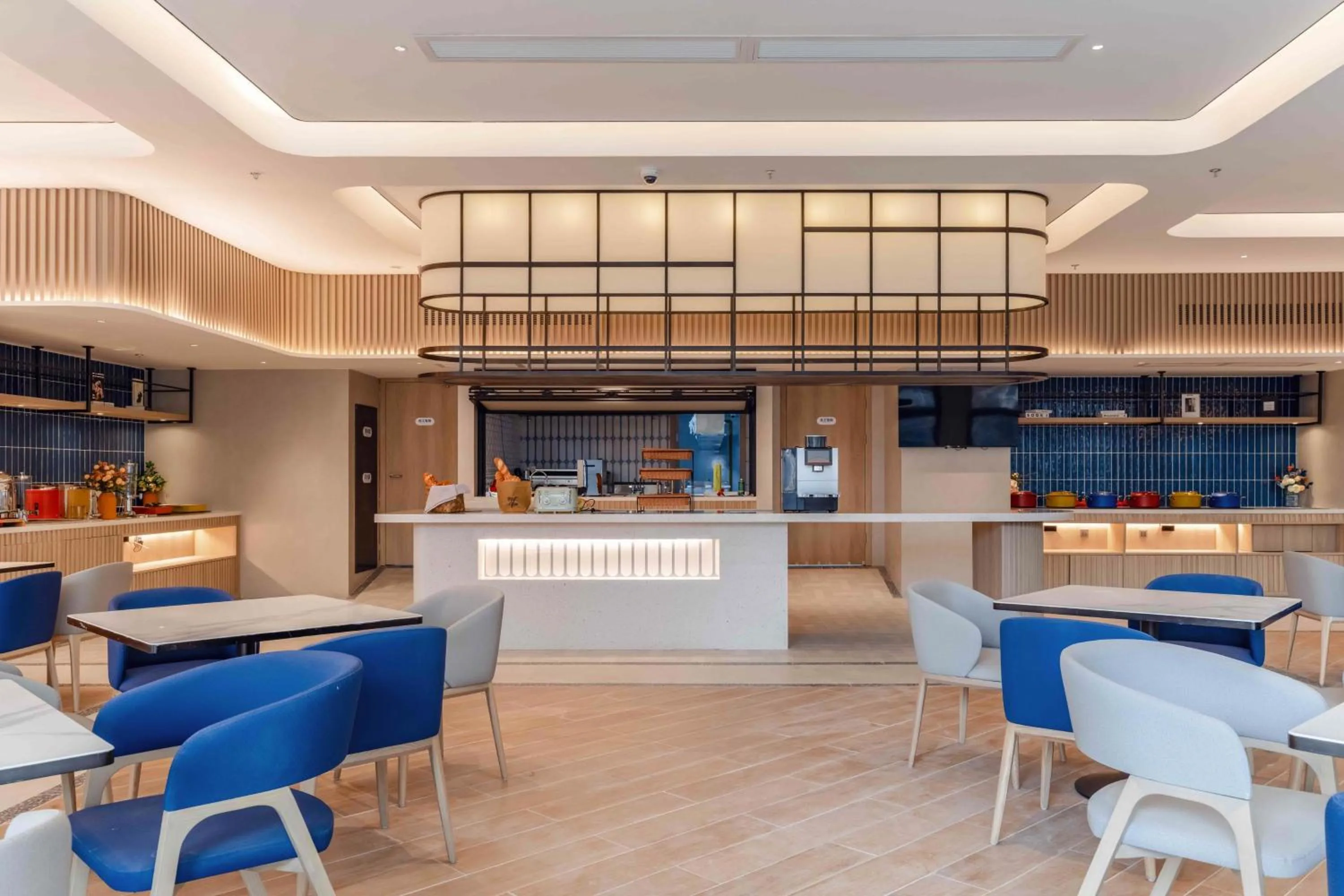 Restaurant/places to eat in Holiday Inn Express Shanghai Hongqiao NECC by IHG
