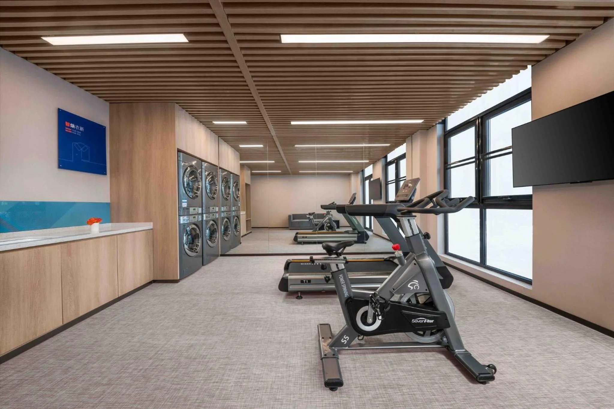 Fitness centre/facilities in Holiday Inn Express Shanghai Hongqiao NECC by IHG