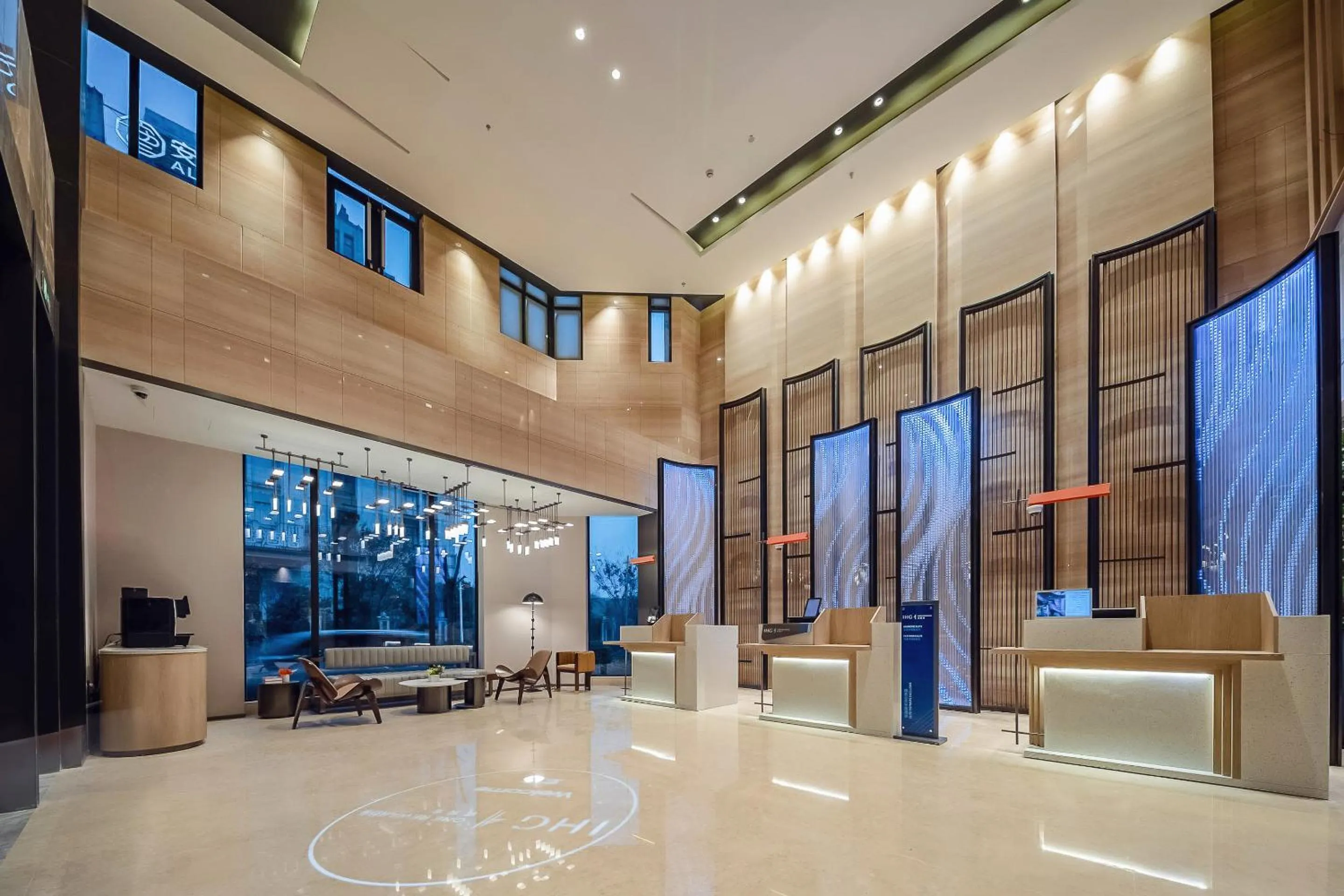 Lobby or reception in Holiday Inn Express Shanghai Hongqiao NECC by IHG