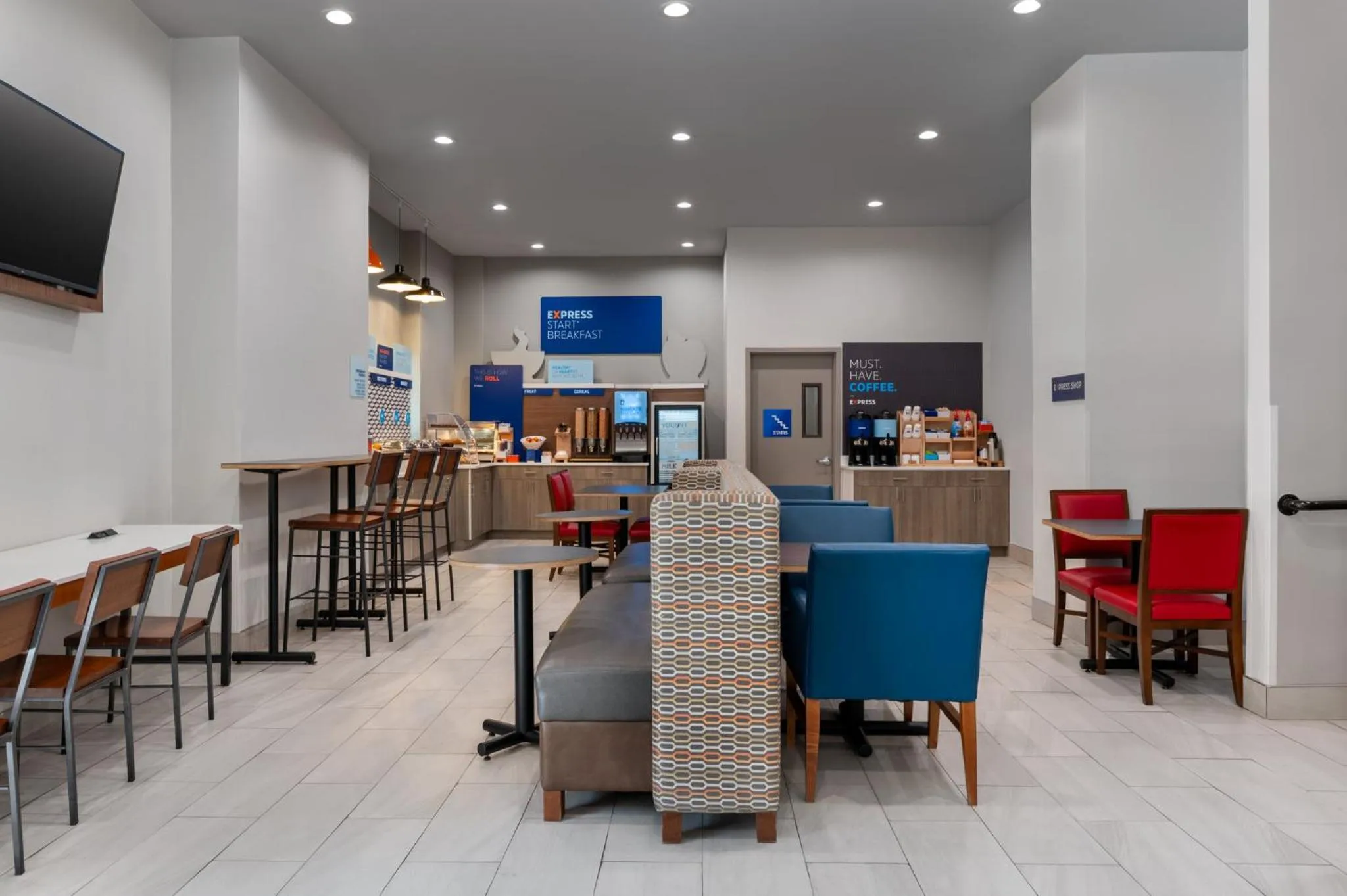 Breakfast in Holiday Inn Express & Suites Bronx - Zoo Area by IHG
