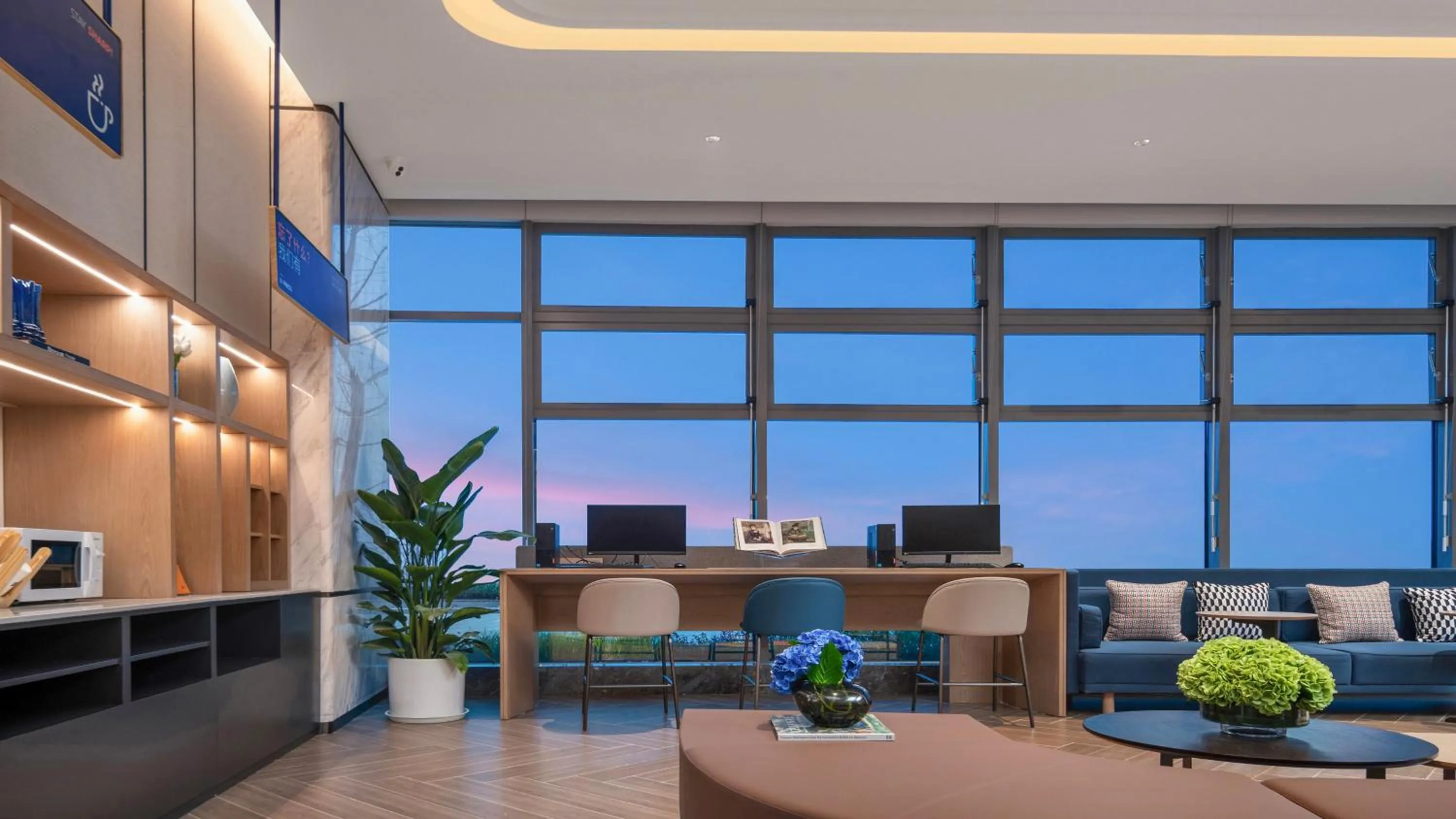 Lobby or reception in Holiday Inn Express Guiyang Airport, an IHG Hotel