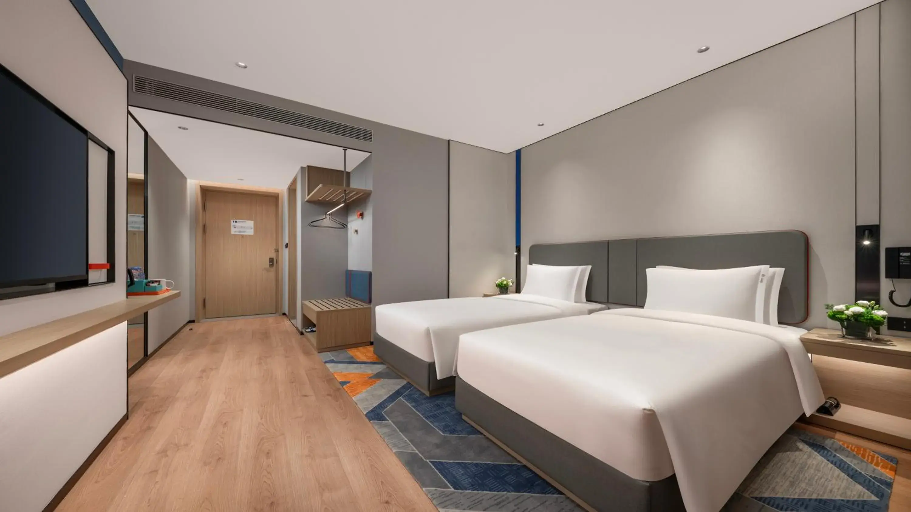 Photo of the whole room in Holiday Inn Express Guiyang Airport, an IHG Hotel Photo of the whole room in Holiday Inn Express Guiyang Airport, an IHG Hotel