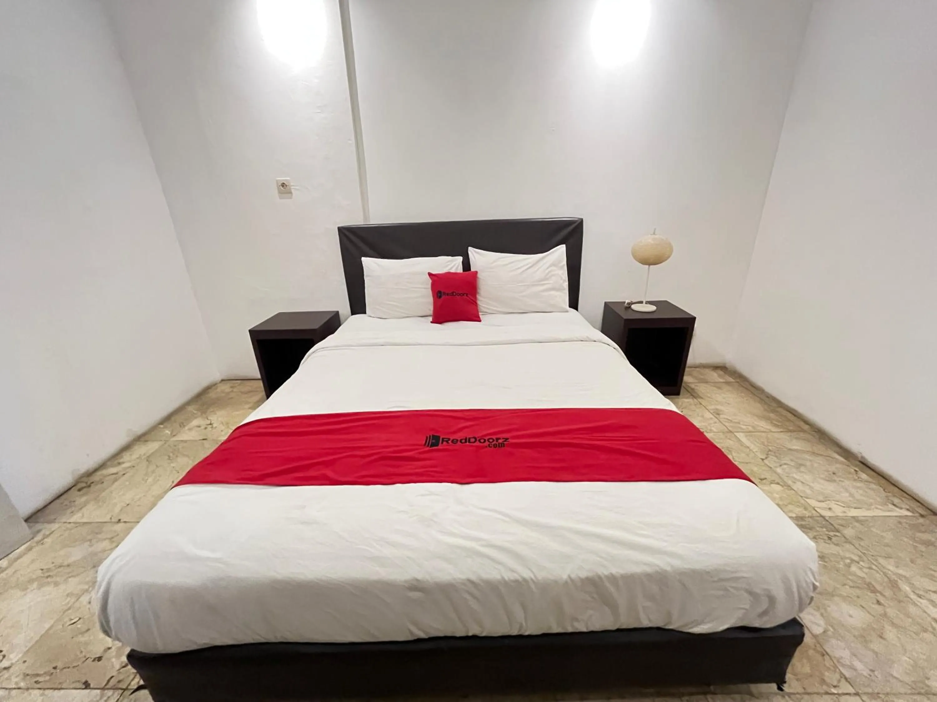 Bedroom, Bed in RedDoorz near Kantor Walikota Manado