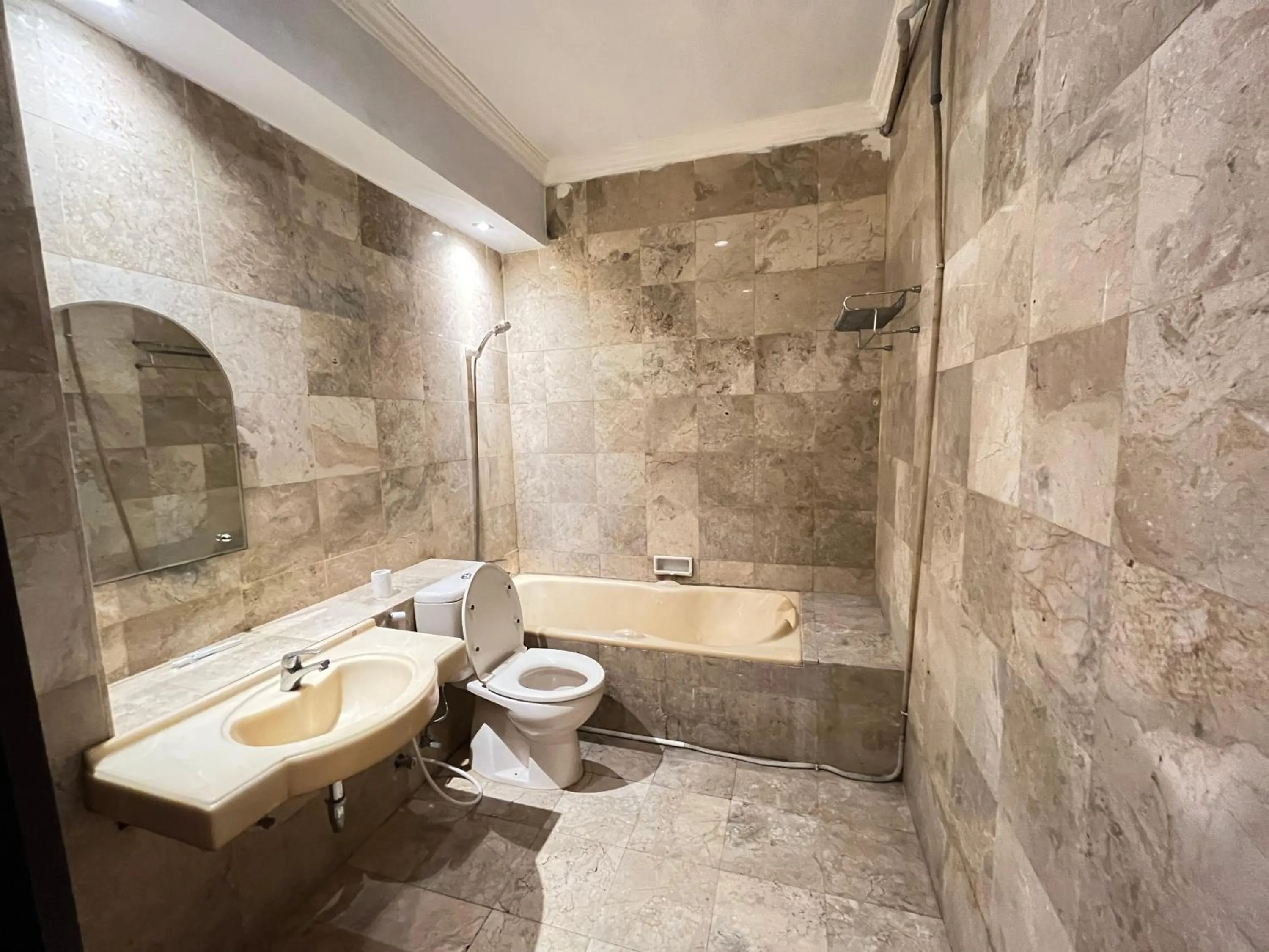 Bathroom in RedDoorz near Kantor Walikota Manado