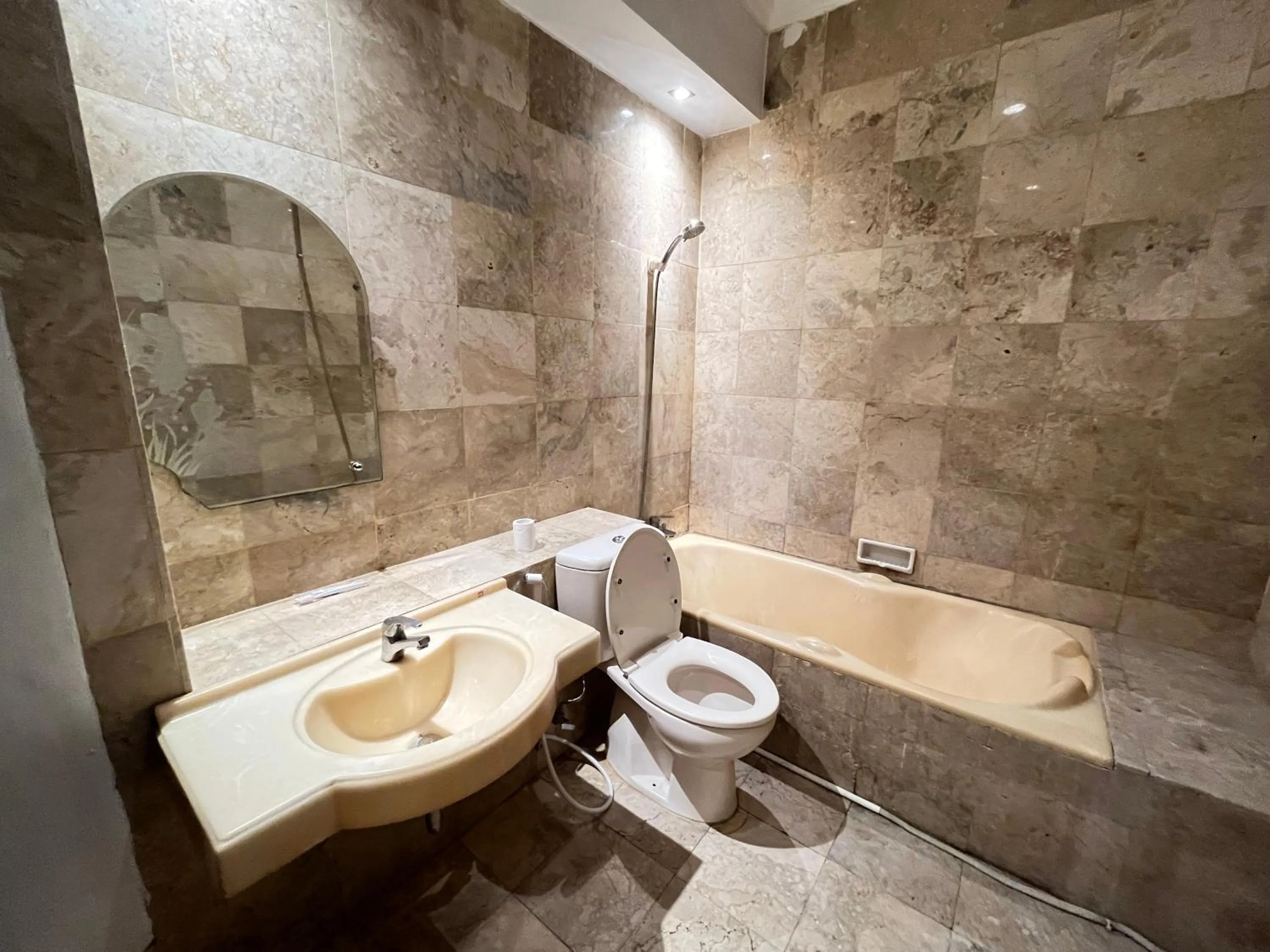 Bathroom in RedDoorz near Kantor Walikota Manado