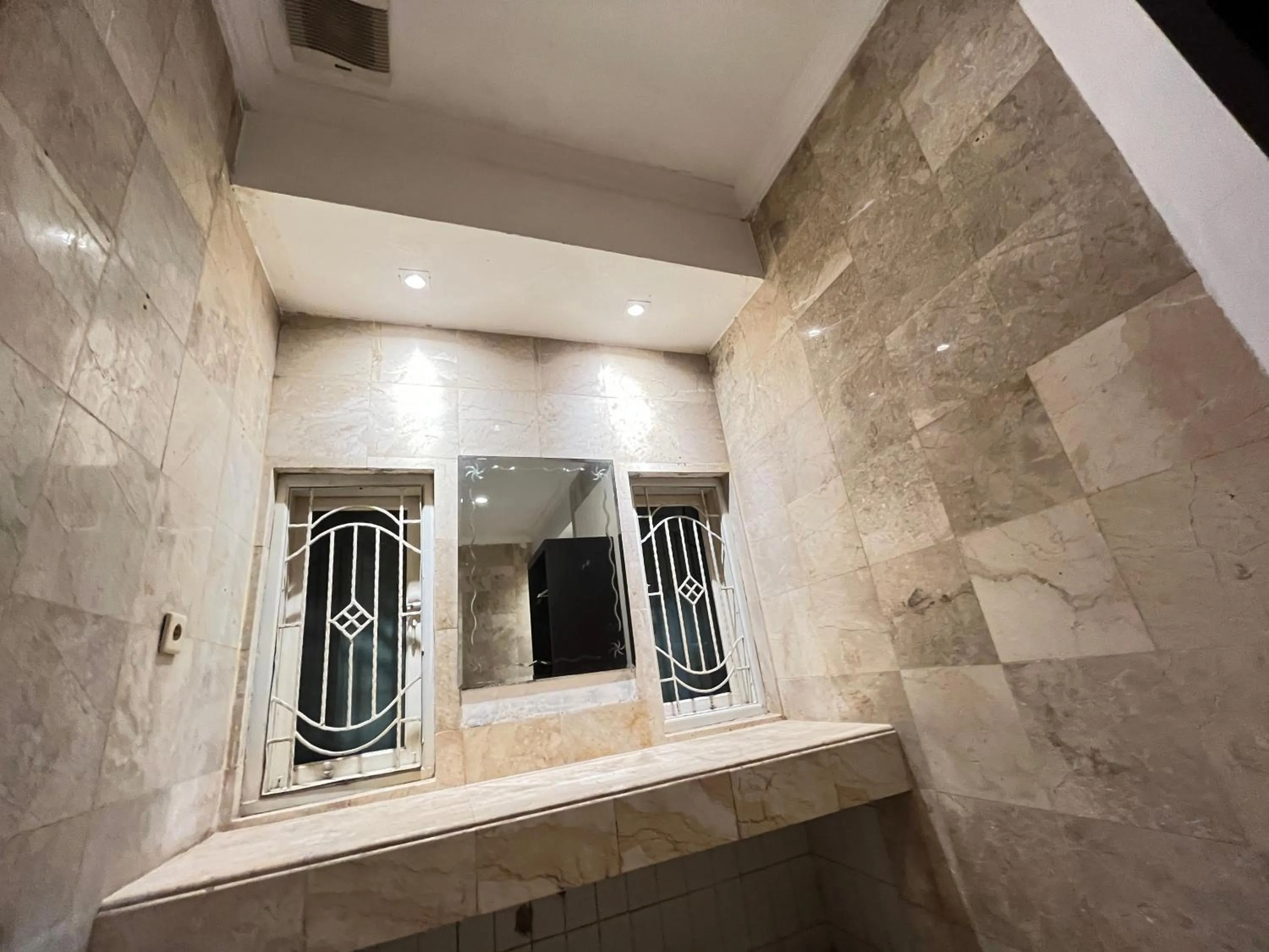 Bathroom in RedDoorz near Kantor Walikota Manado