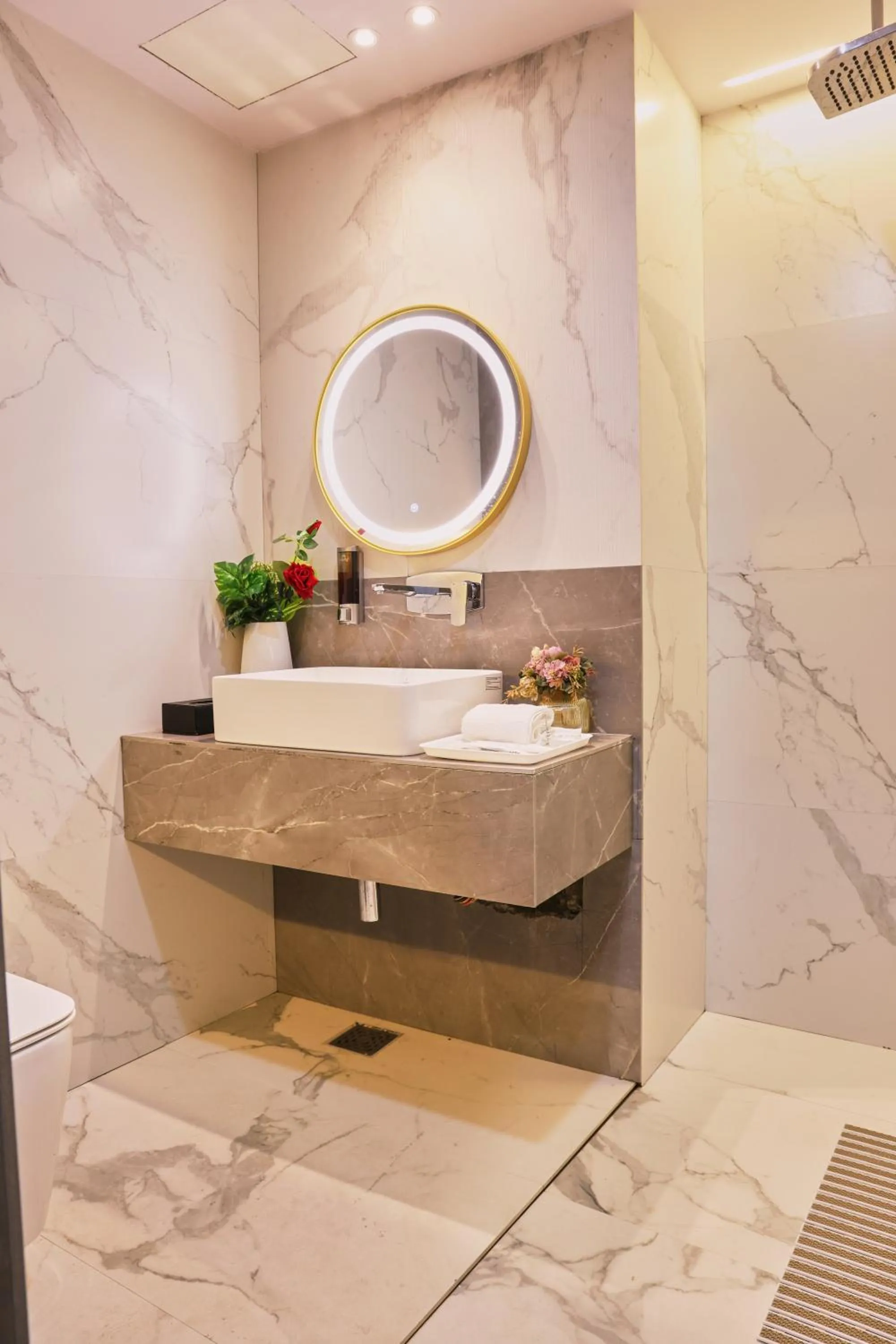 Bathroom in THE PARK GATE