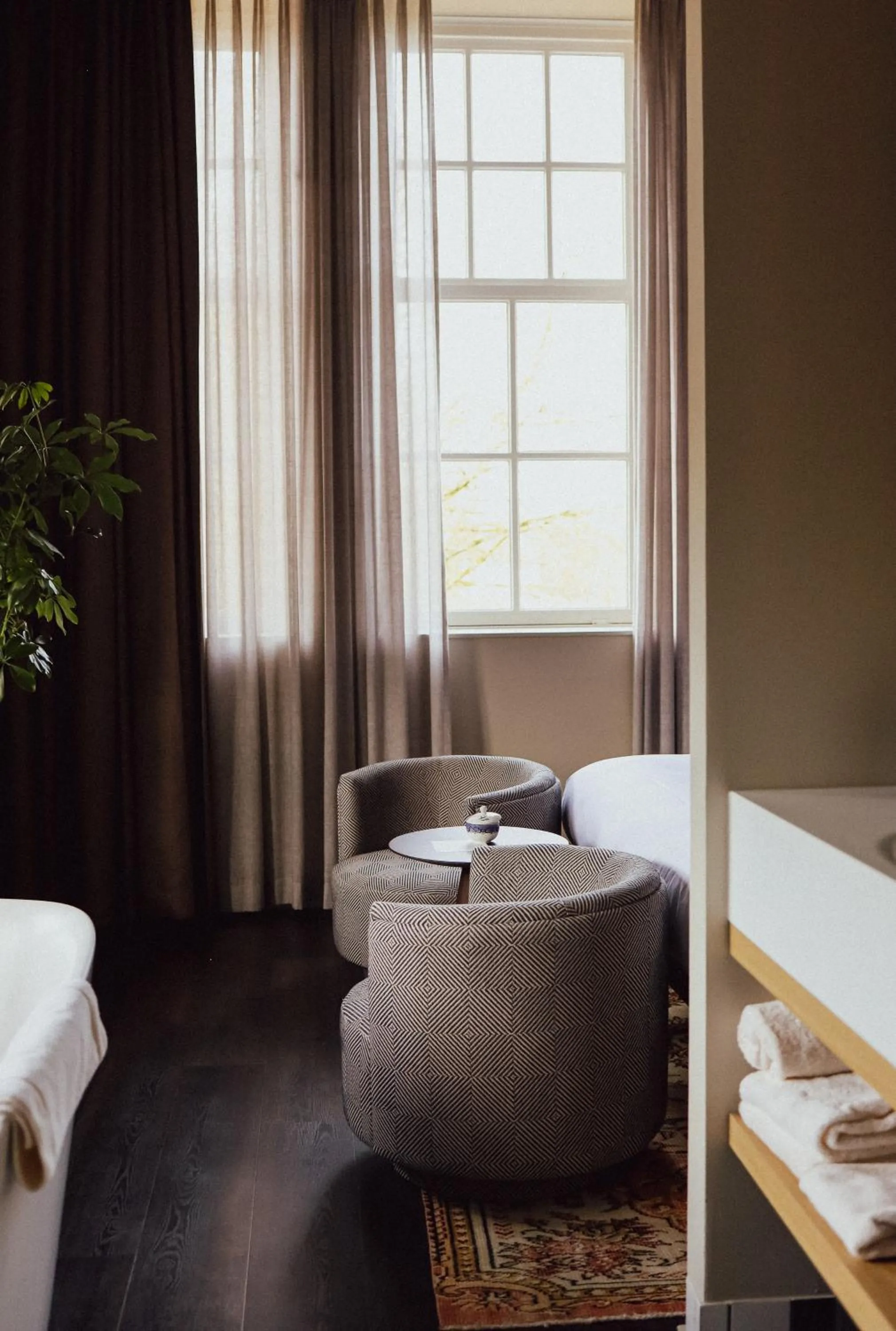 Living room, Bed in Hotel Ryder I Den Bosch - Vught