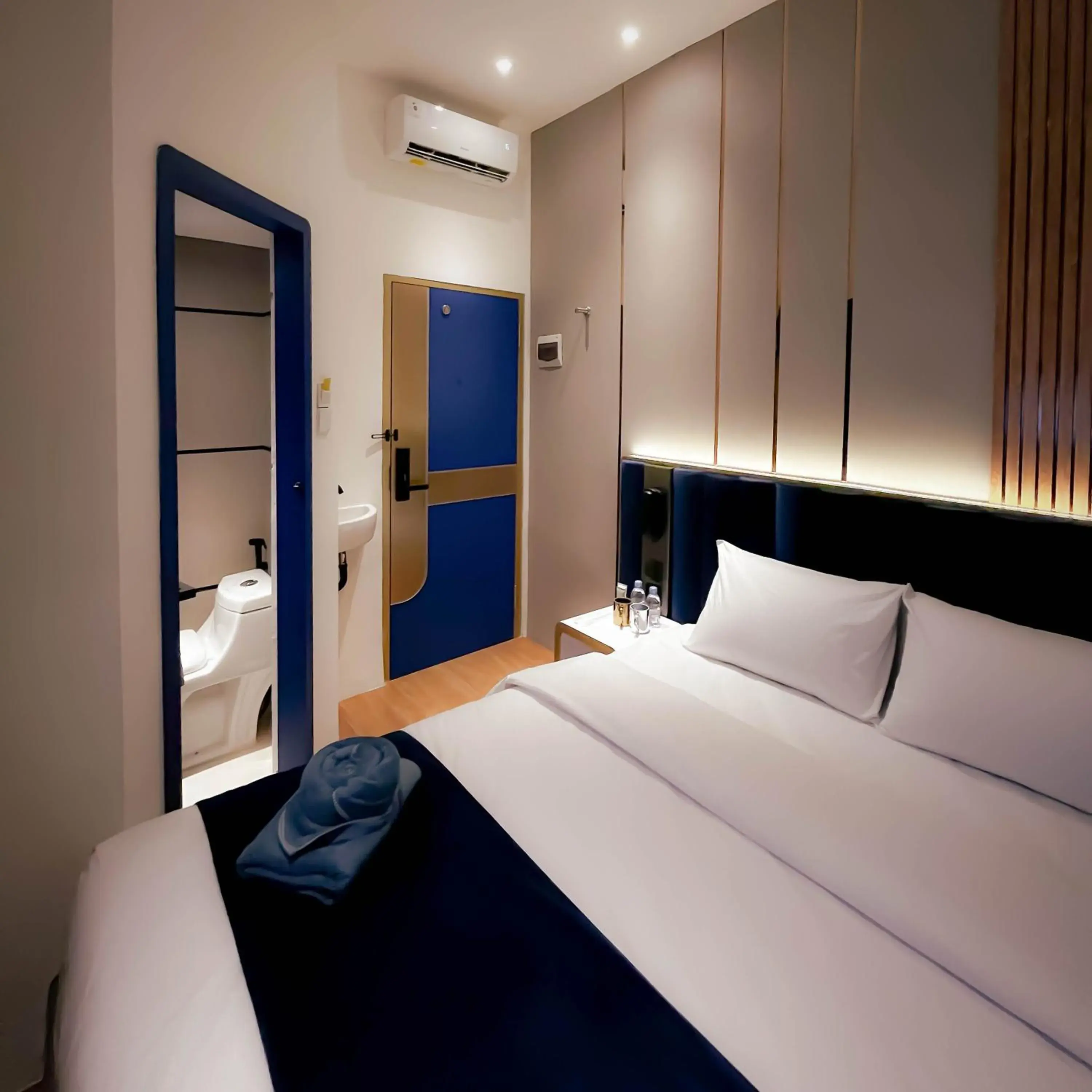 Standard Double Room in Qube Hotel by 98hospitality Standard Double Room in Qube Hotel by 98hospitality