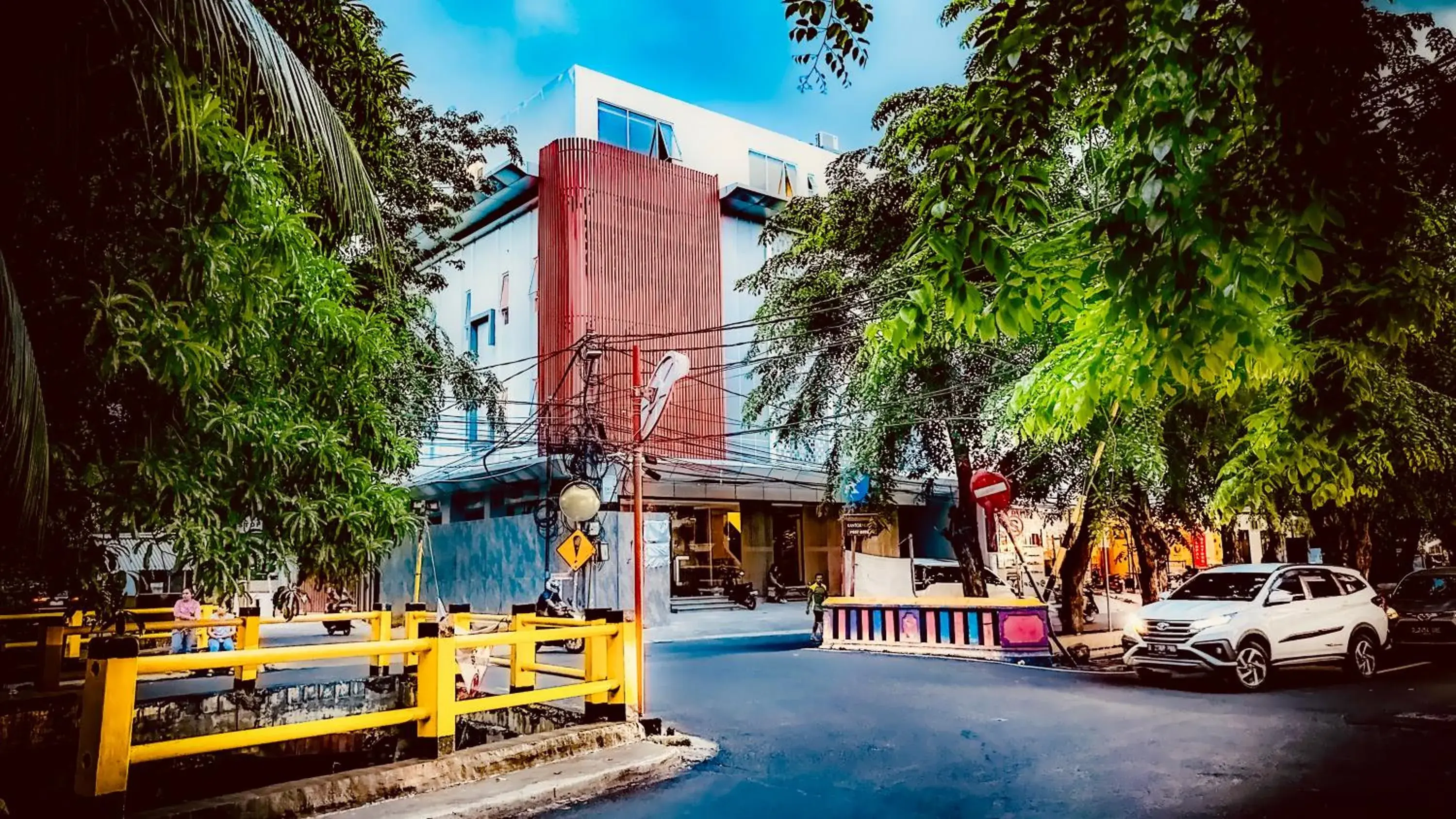 Property building in Qube Hotel by 98hospitality Property building in Qube Hotel by 98hospitality