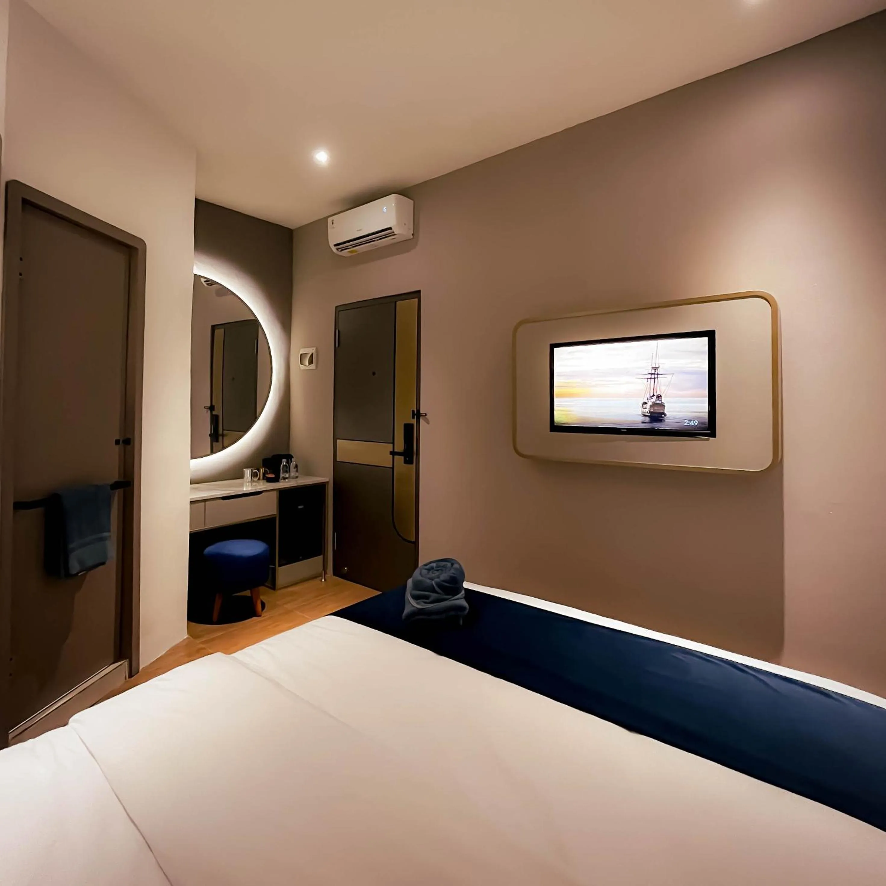 Bed in Qube Hotel by 98hospitality