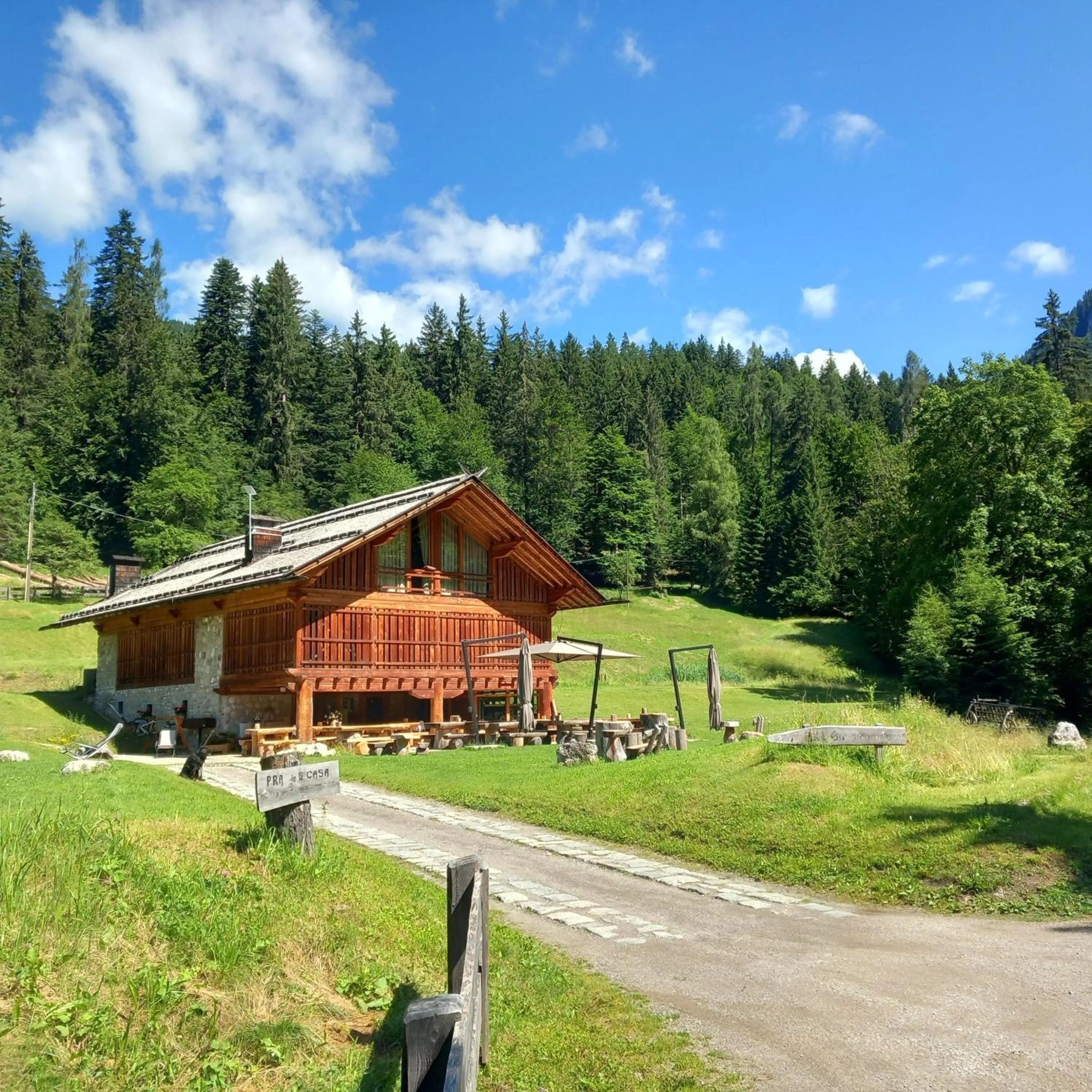 Property building in Pra de la Casa