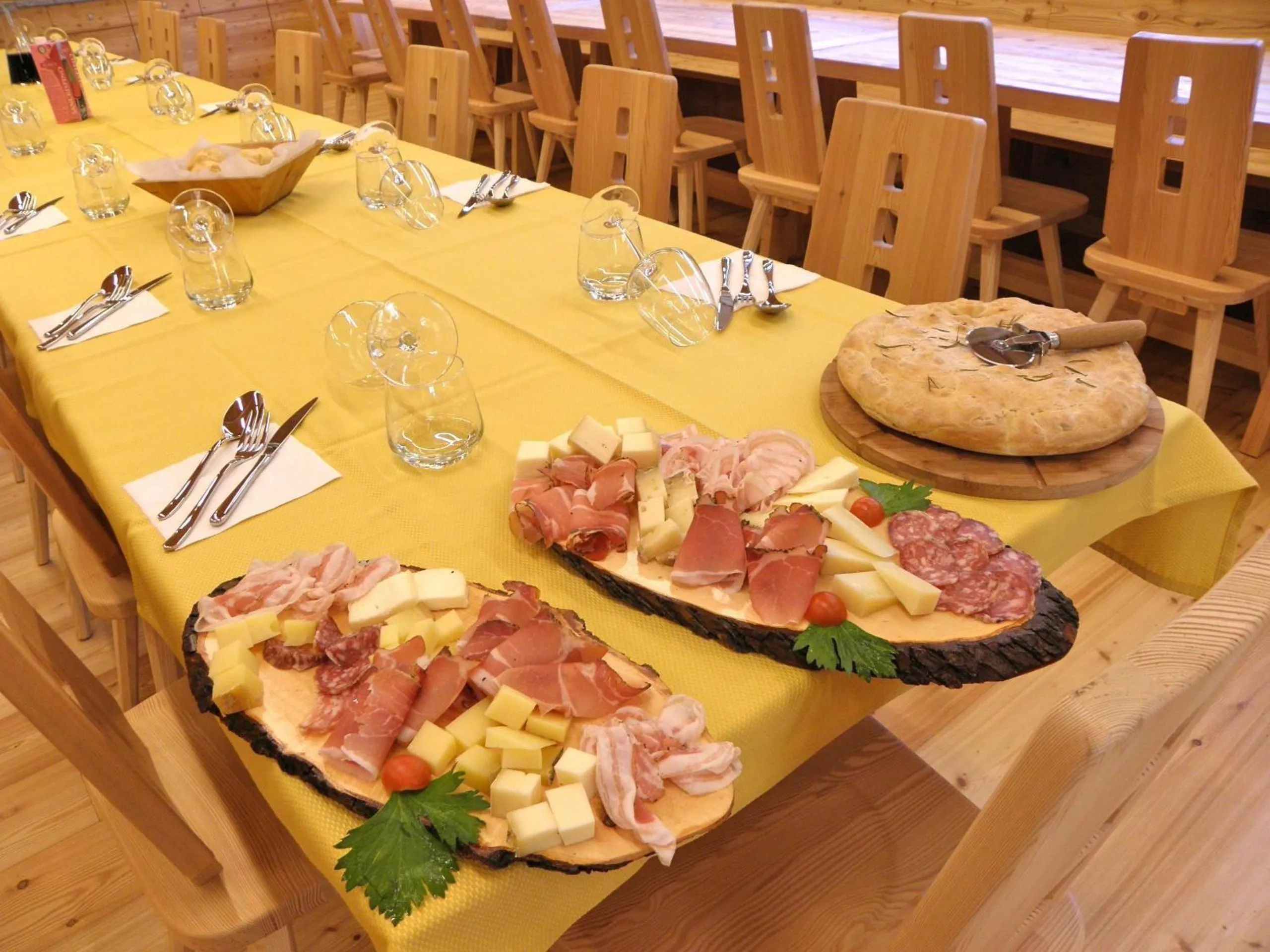 Restaurant/places to eat in Pra de la Casa