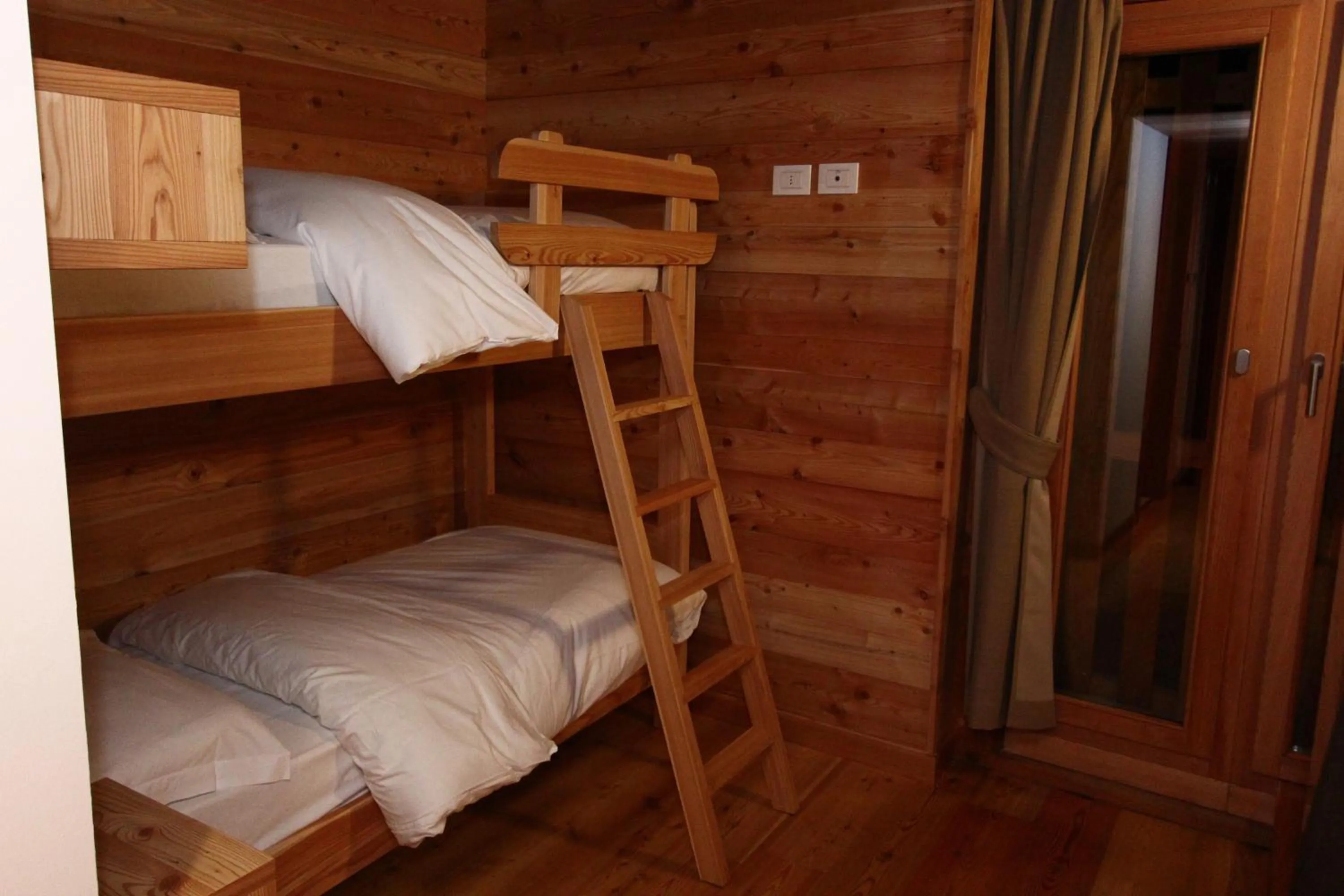 bunk bed, Bed in Pra de la Casa