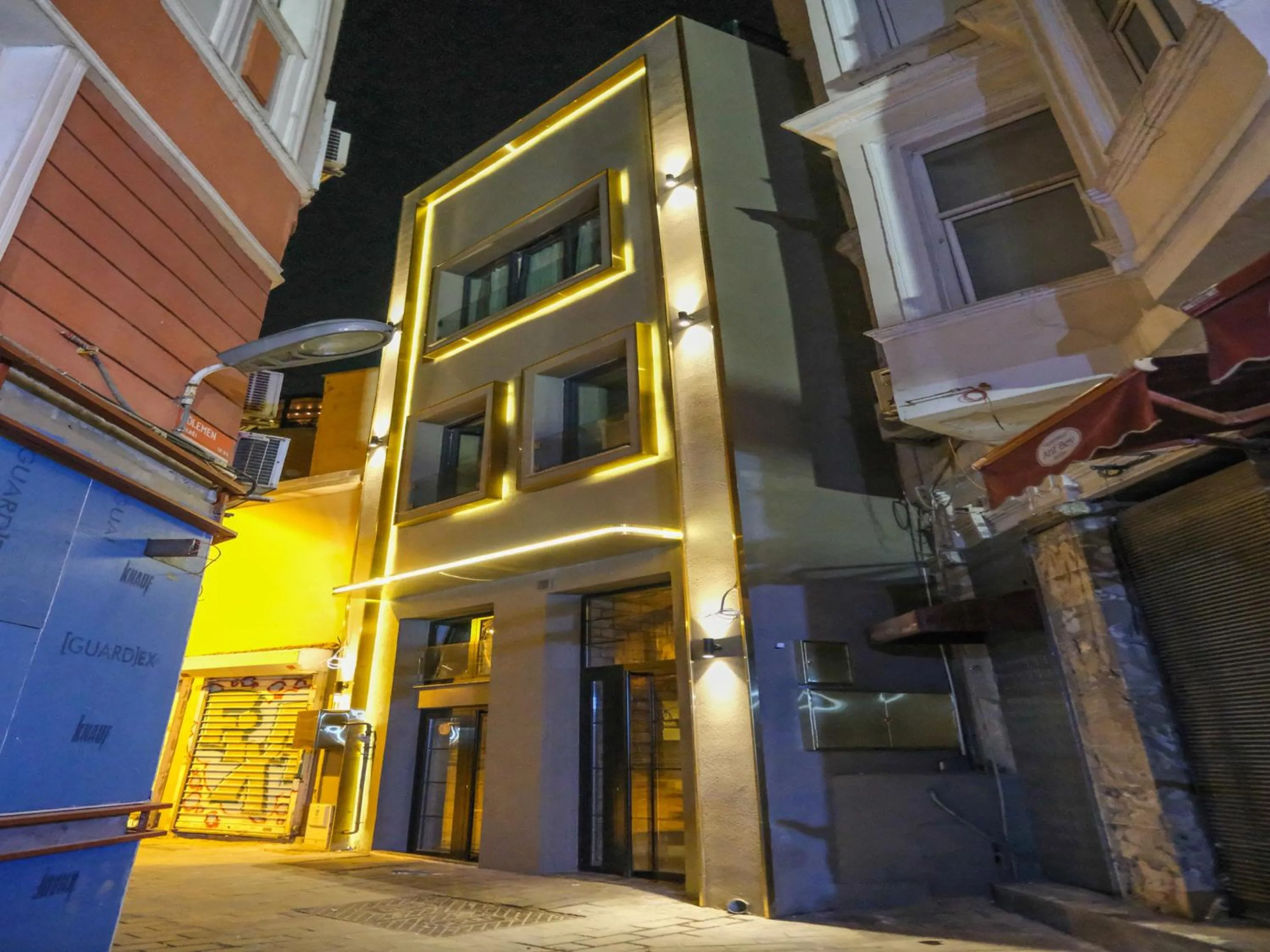 Property building in Palazzo Suit Karaköy
