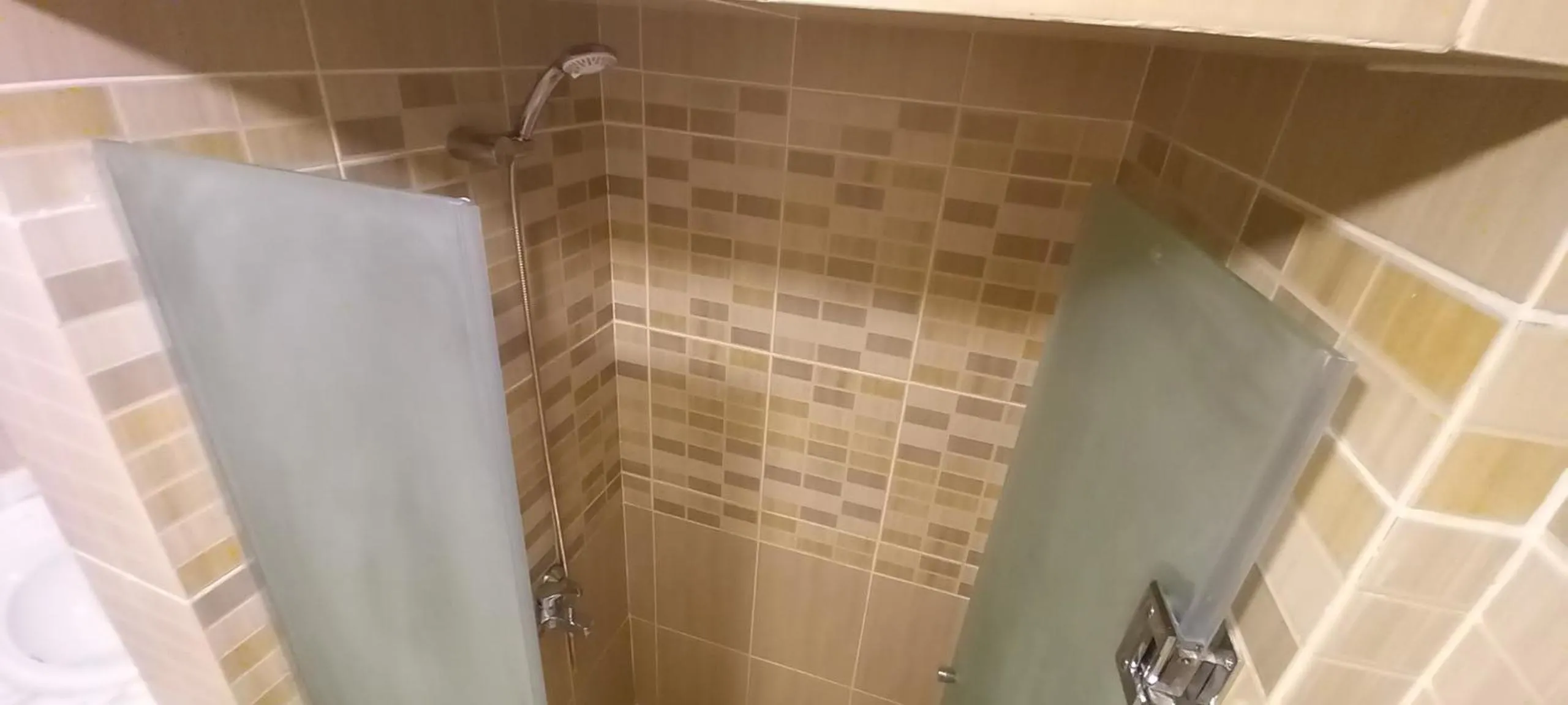 Shower in A Residence - Superior One Bedroom Aparthotel