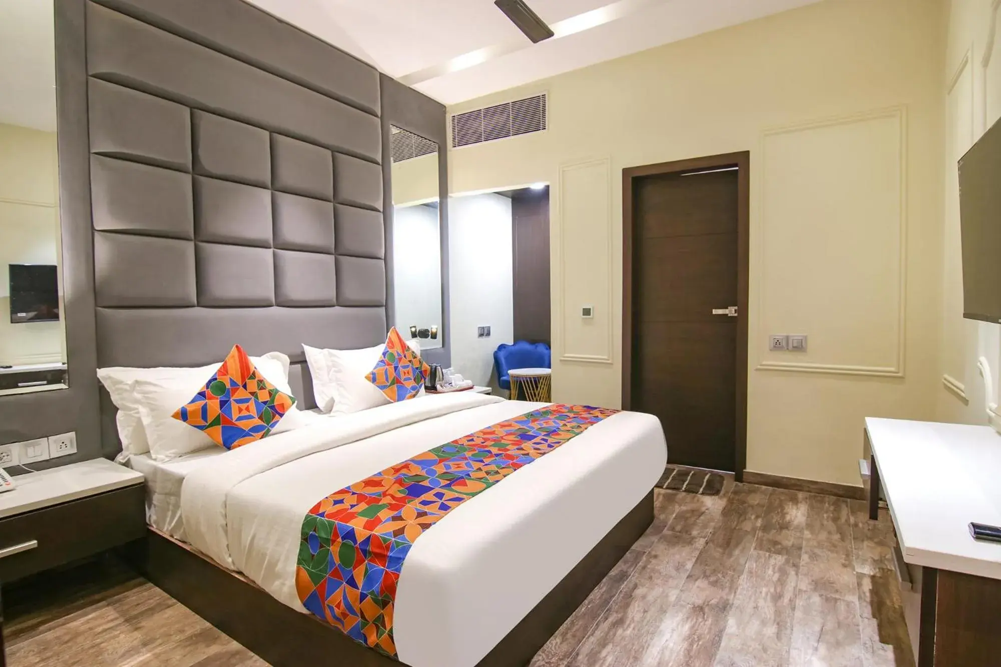 Suite - single occupancy in FabHotel Prime K9 Crown Suite - single occupancy in FabHotel Prime K9 Crown