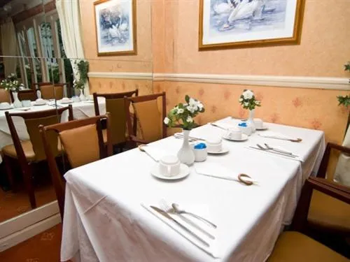 Dining area, Restaurant/Places to Eat in Maranton House Hotel Kensington