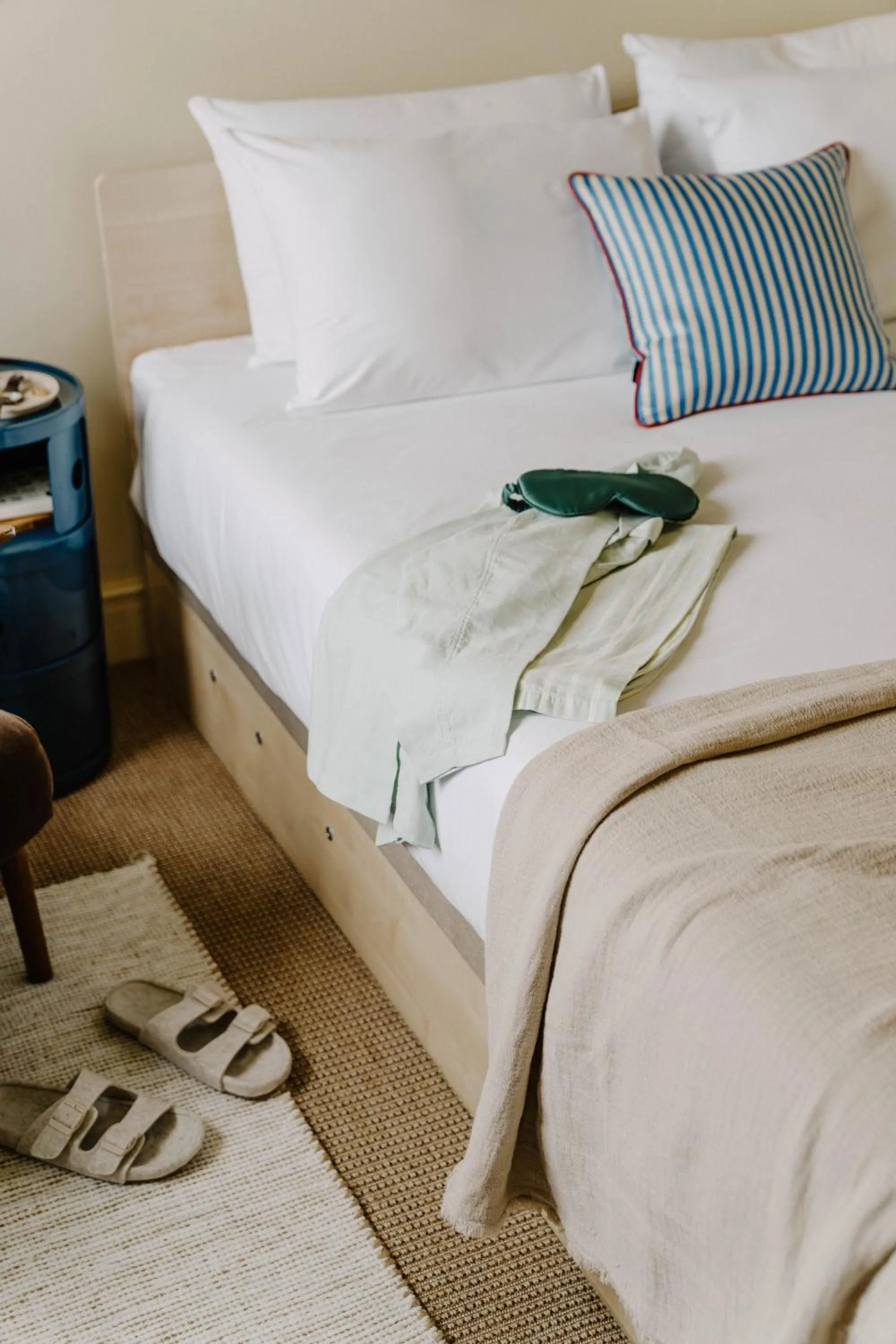 Bed in Mason & Fifth, Primrose Hill