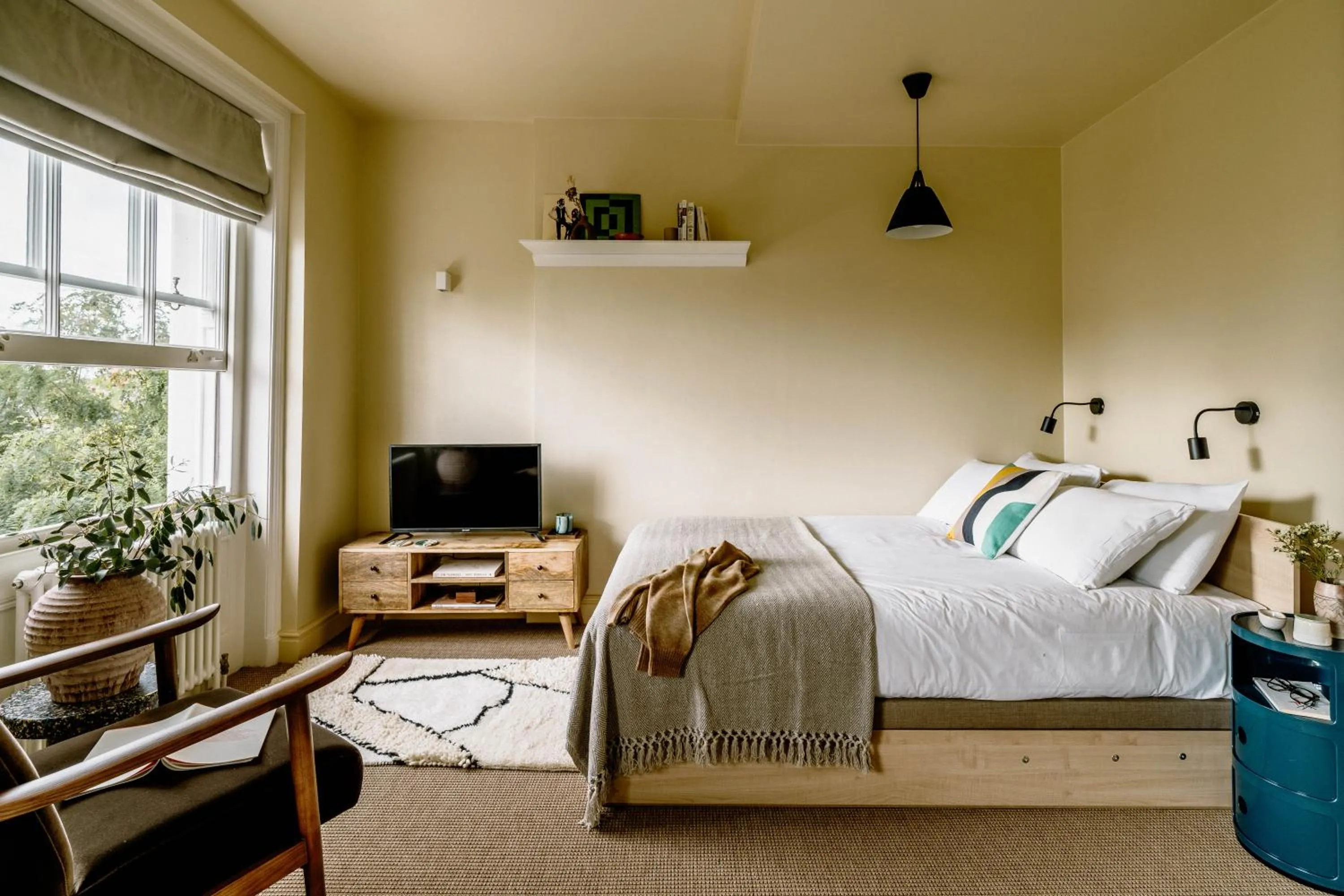 Bed in Mason & Fifth, Primrose Hill
