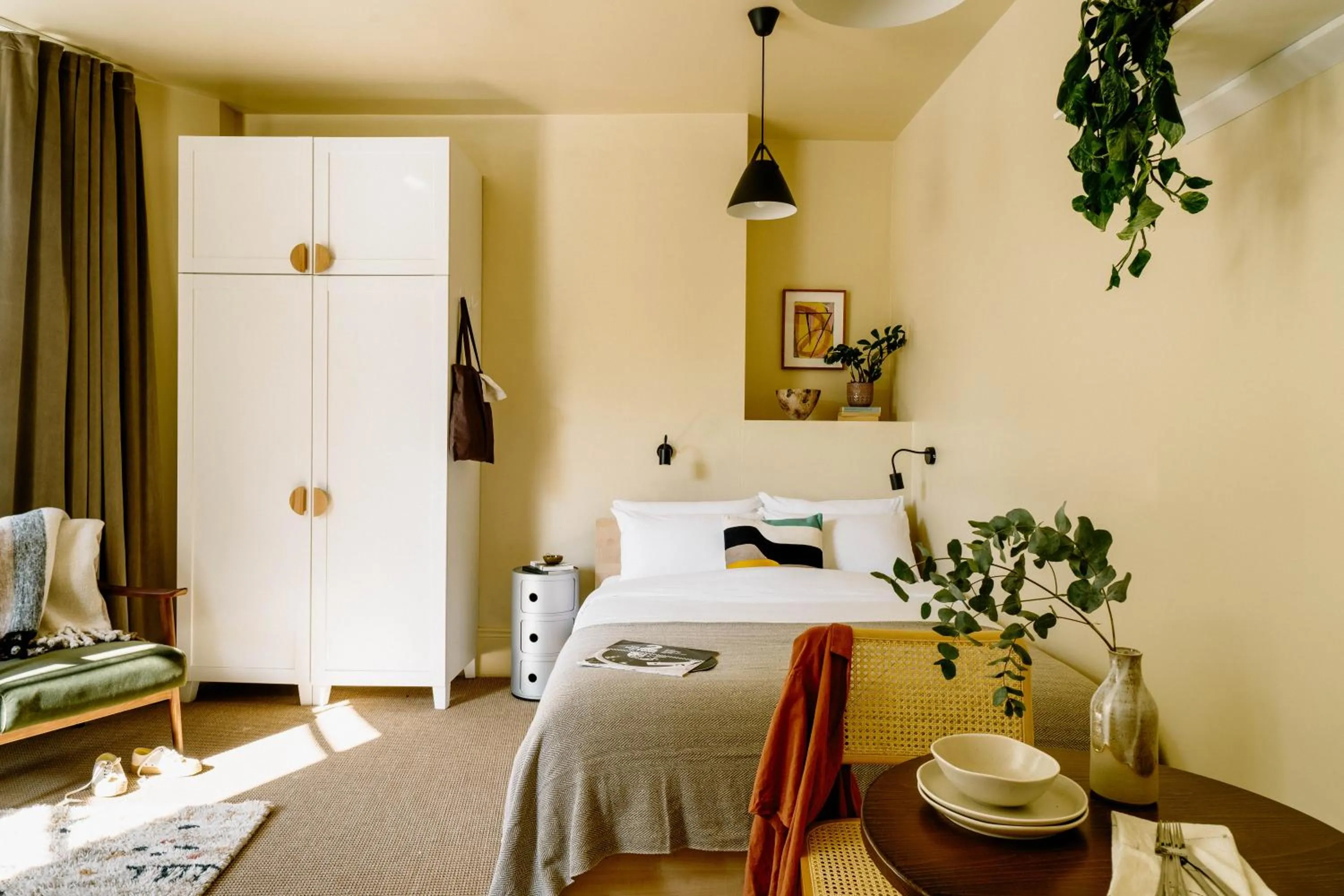 Bed in Mason & Fifth, Primrose Hill