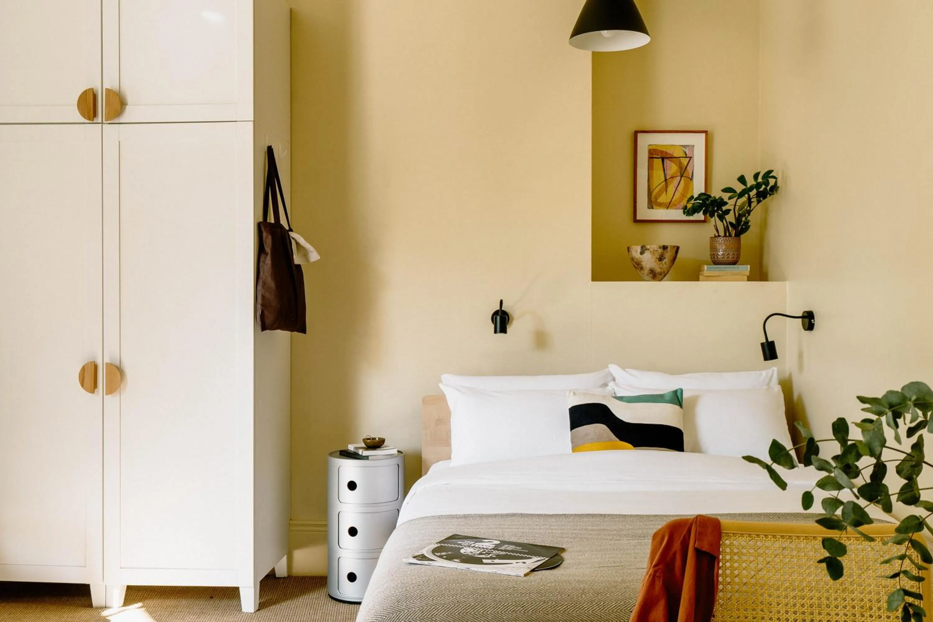 Bed in Mason & Fifth, Primrose Hill