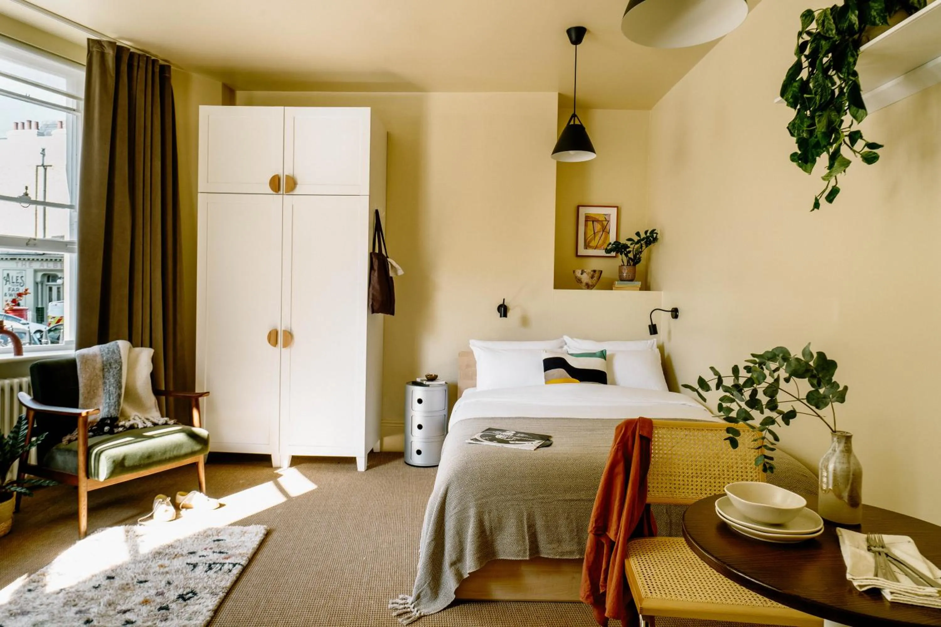 Bed in Mason & Fifth, Primrose Hill