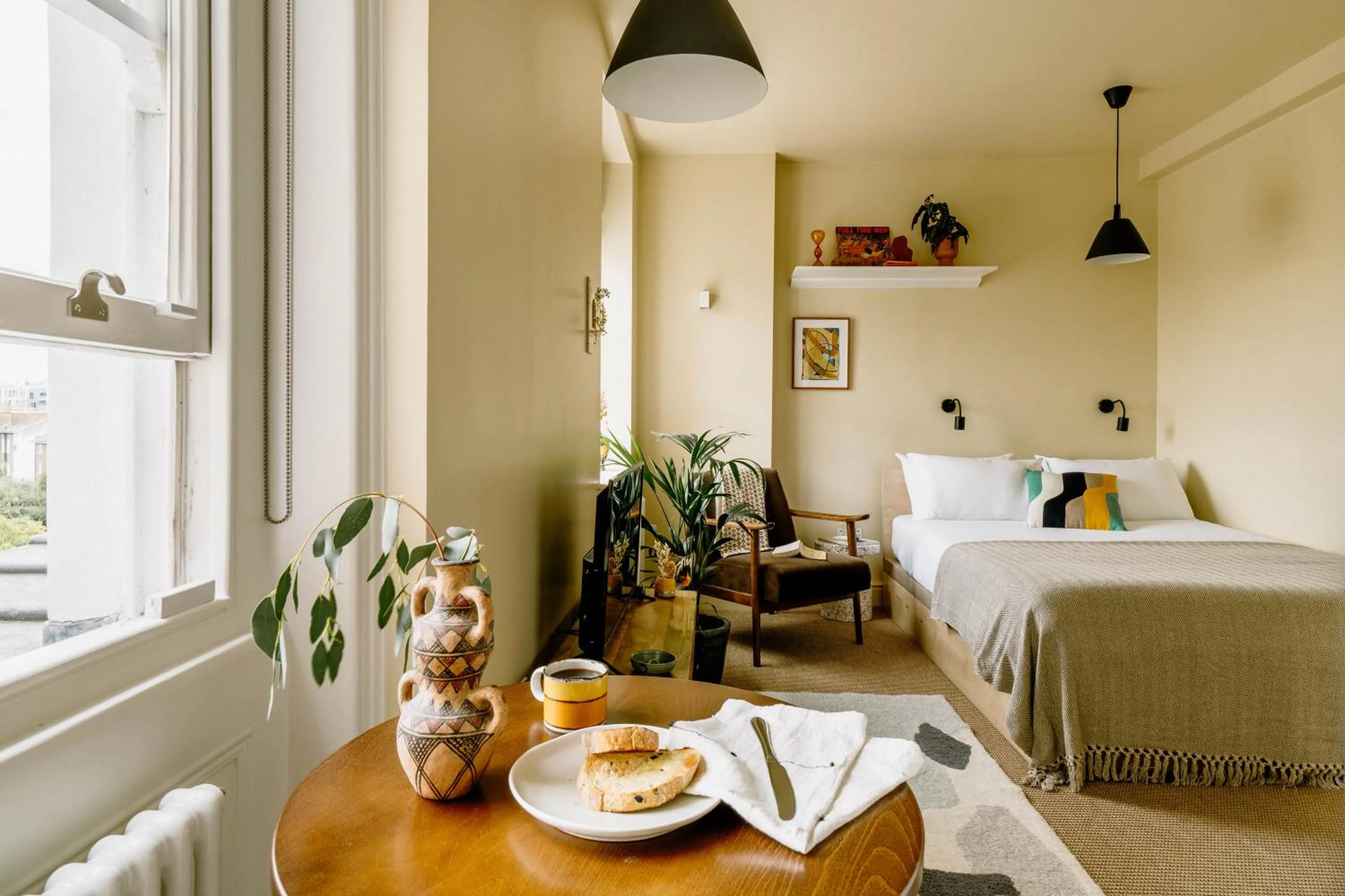 Bed in Mason & Fifth, Primrose Hill