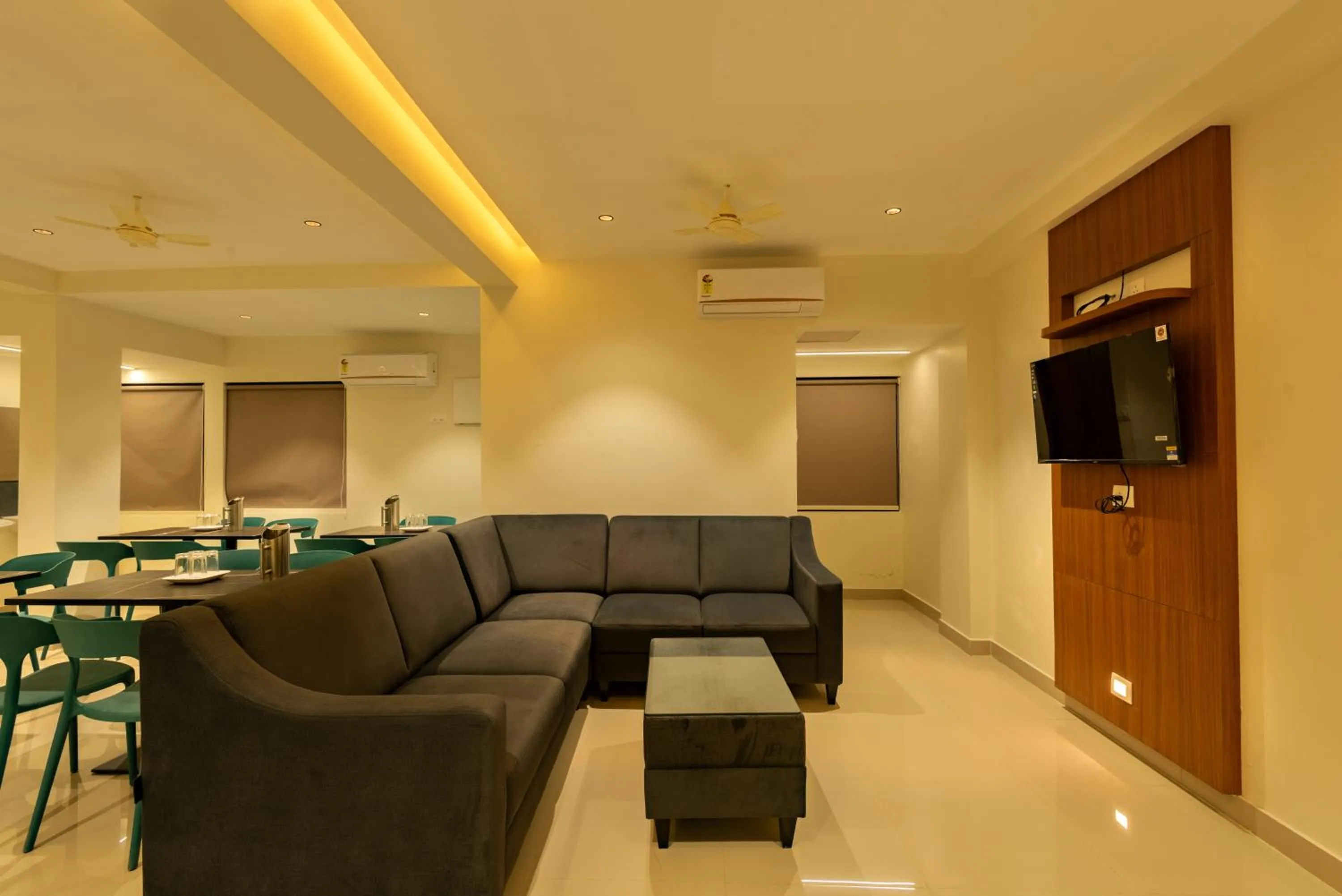 Seating area in Hotel Stay Bella Kozhikode