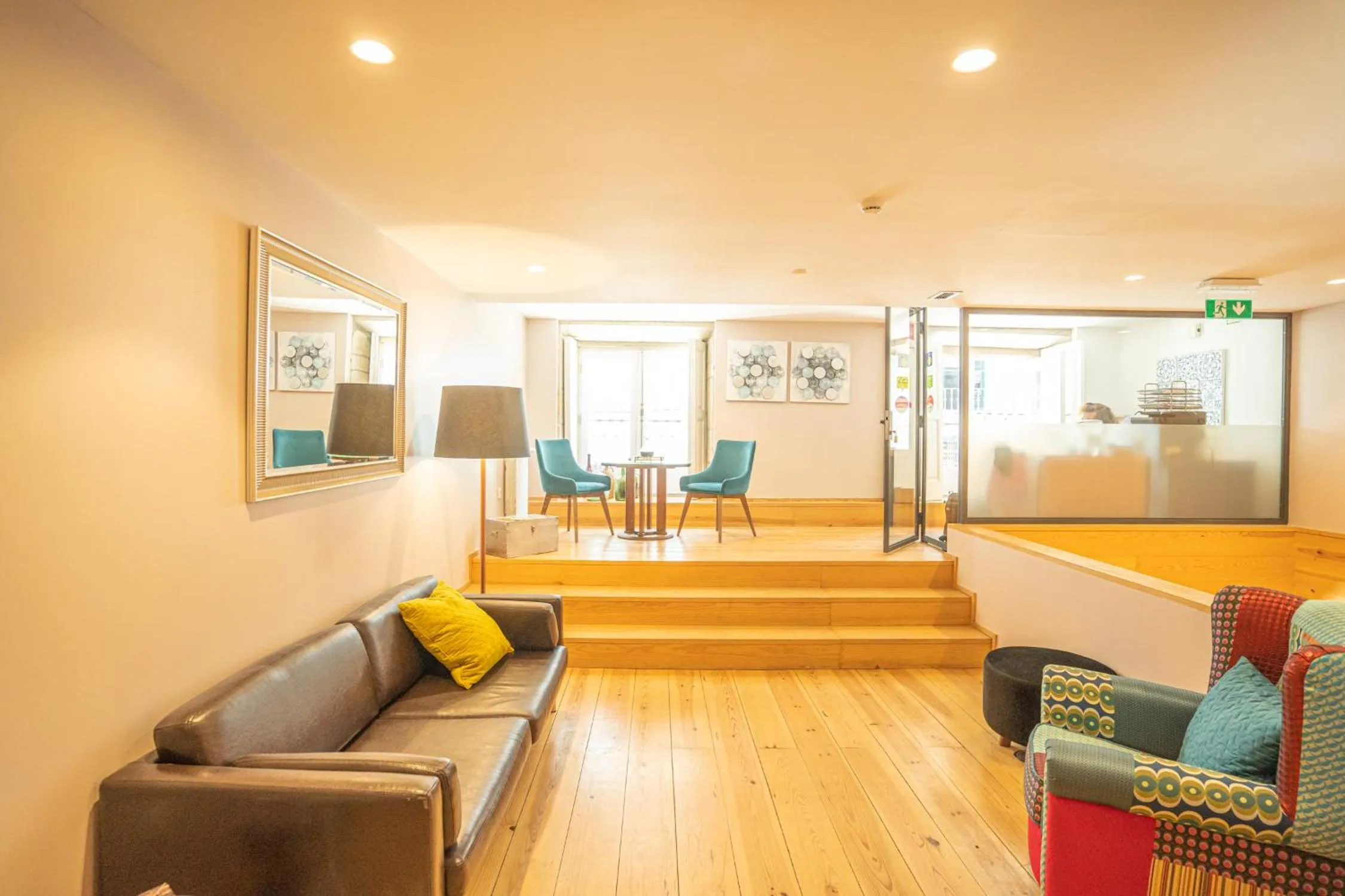 Seating area in FLORES 36 by YoursPorto