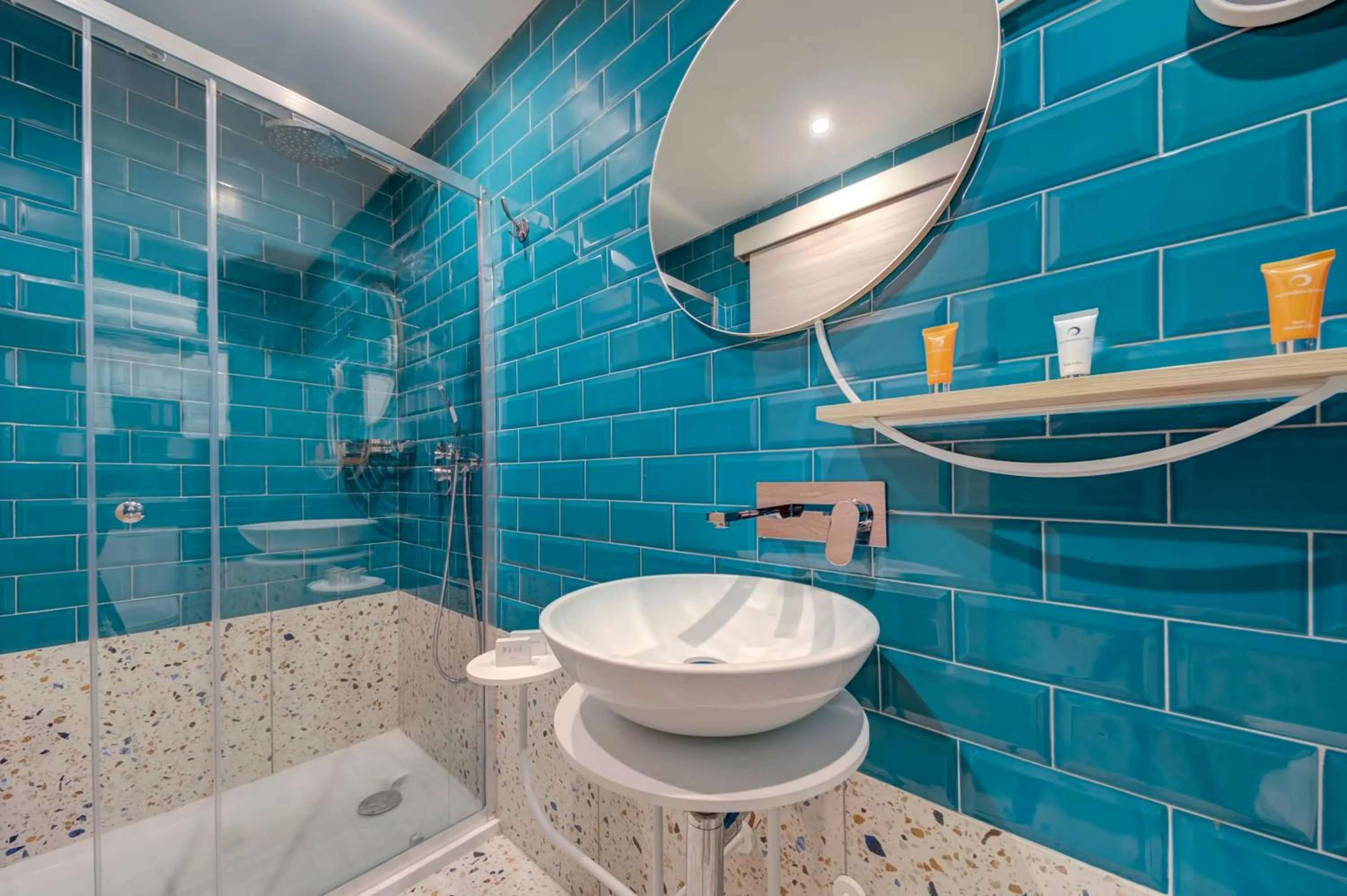 Bathroom in QUADRO Hotel