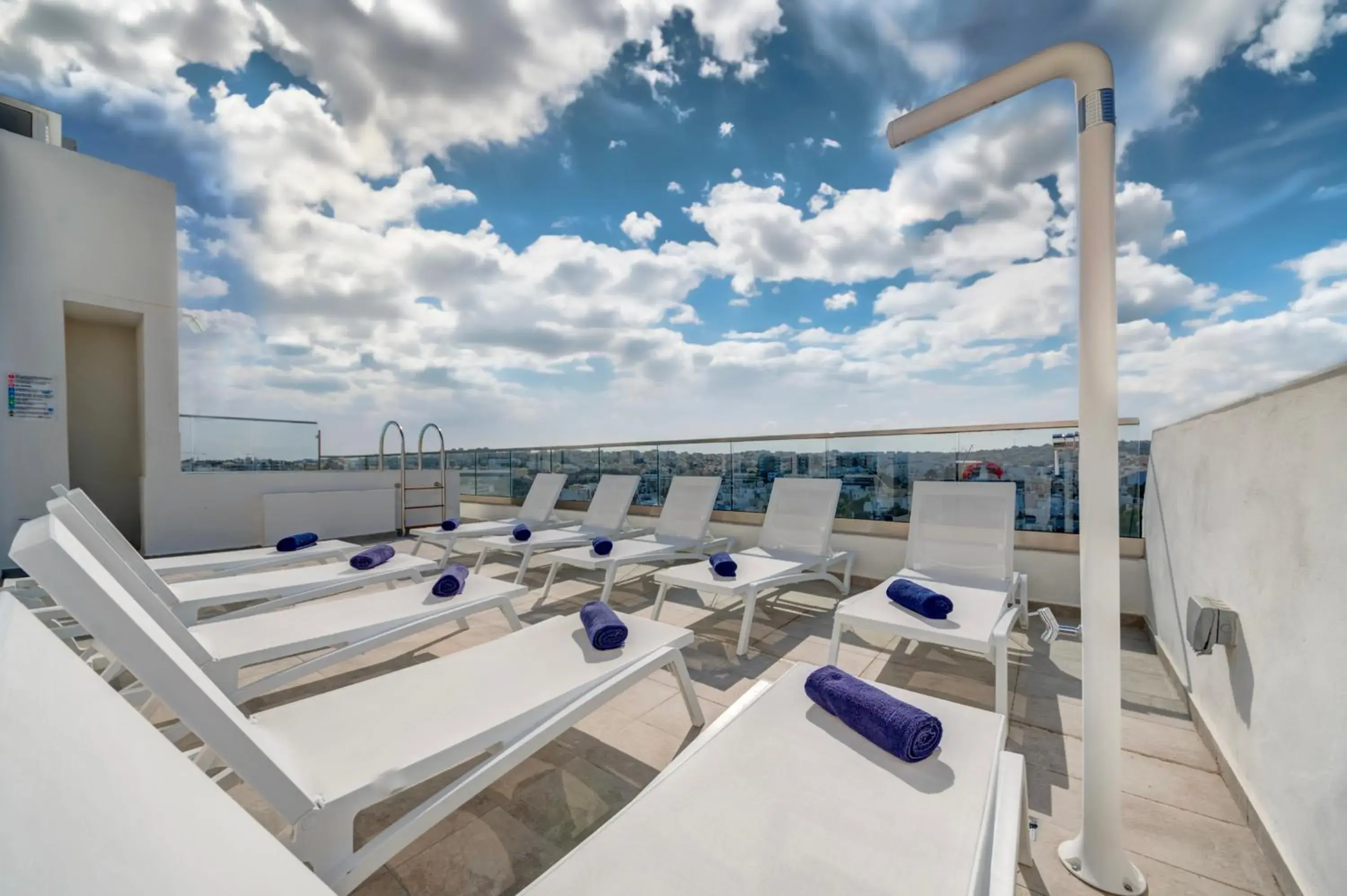 Swimming pool in QUADRO Hotel Swimming pool in QUADRO Hotel