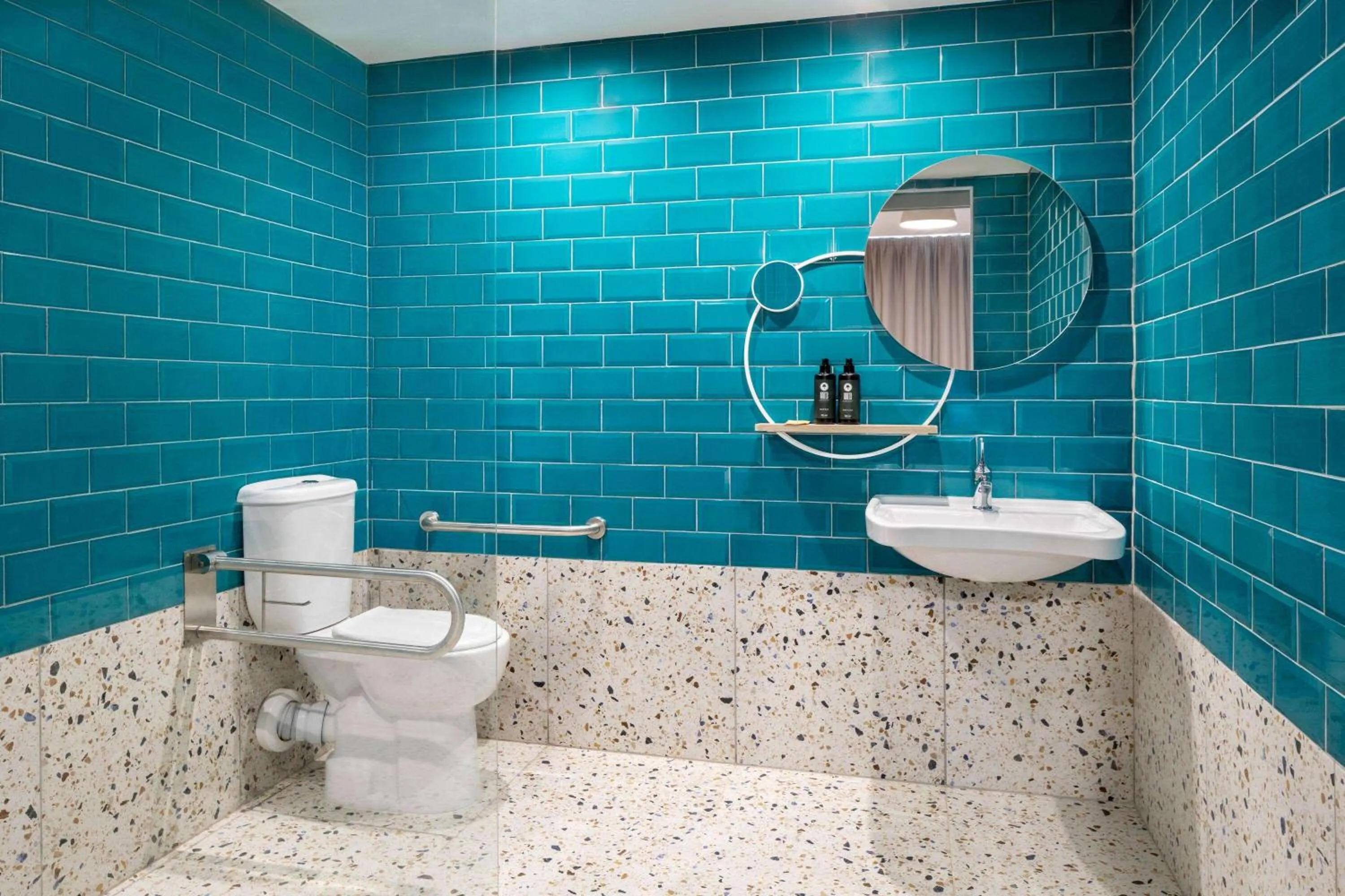 Shower in QUADRO Hotel