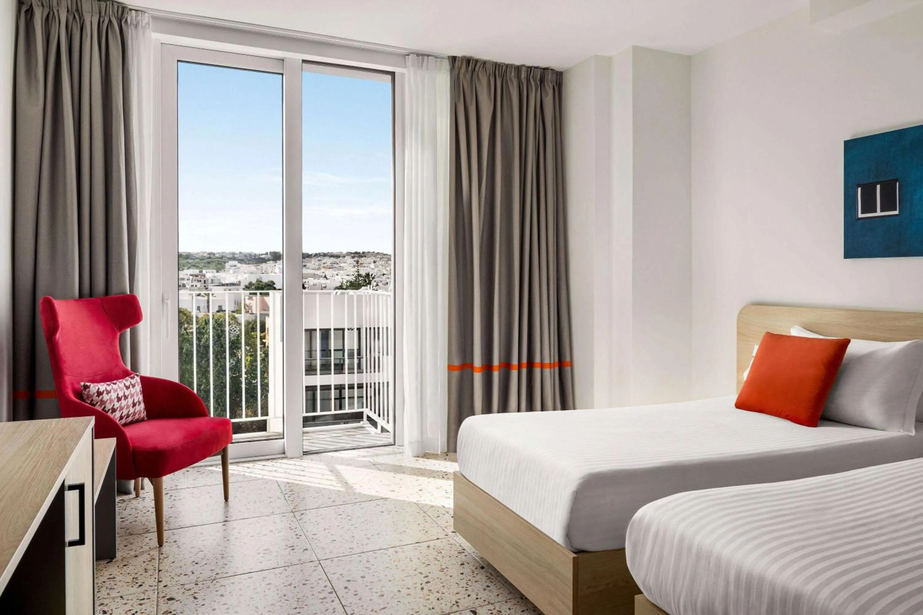 Photo of the whole room in QUADRO Hotel