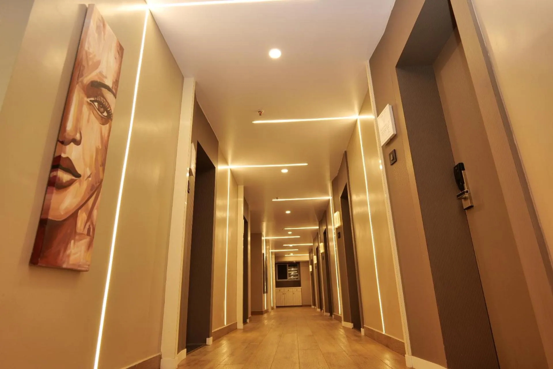 Facade/entrance in V HOTEL