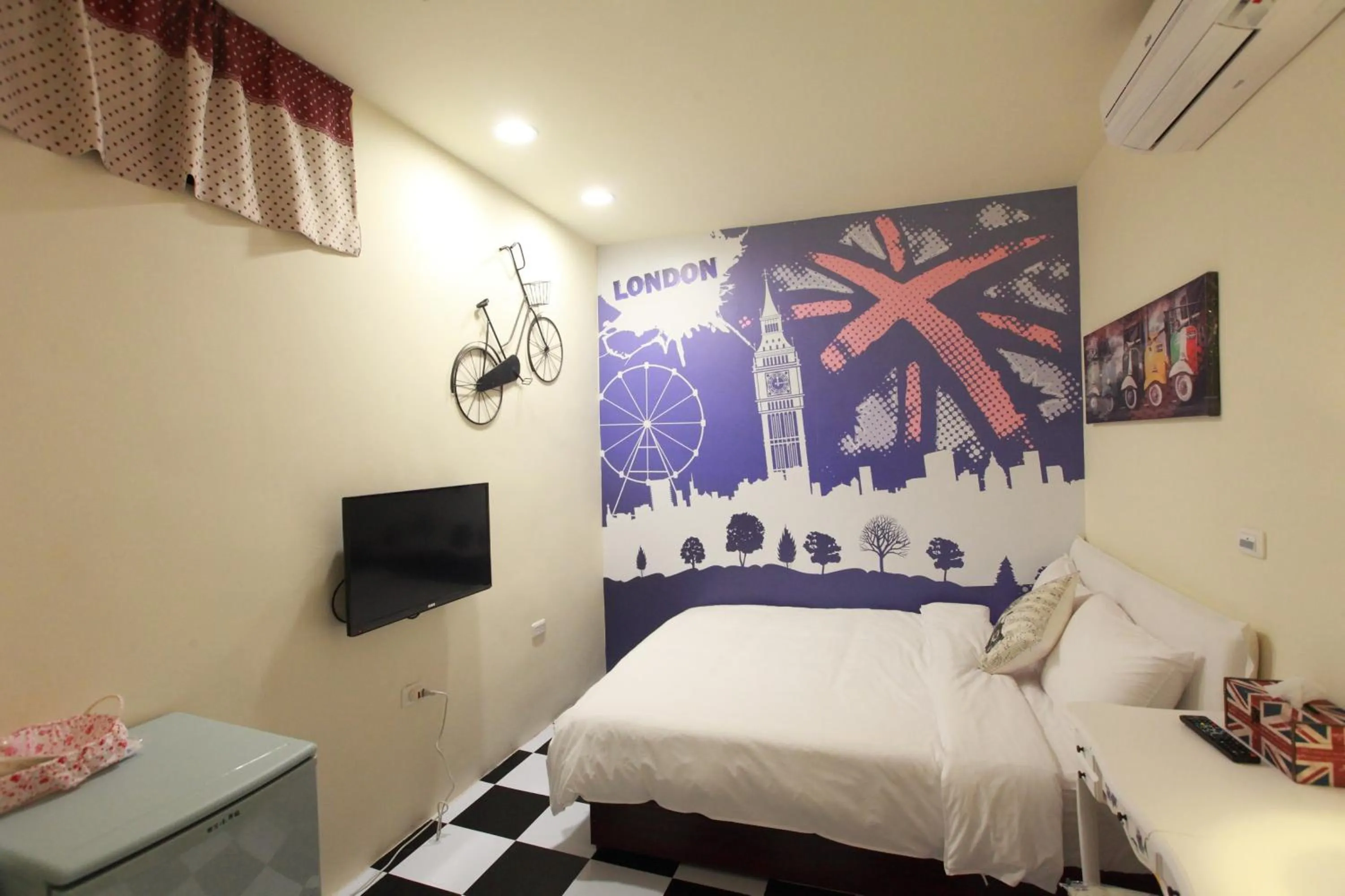 Photo of the whole room, Bed in Fasiter B&B train station