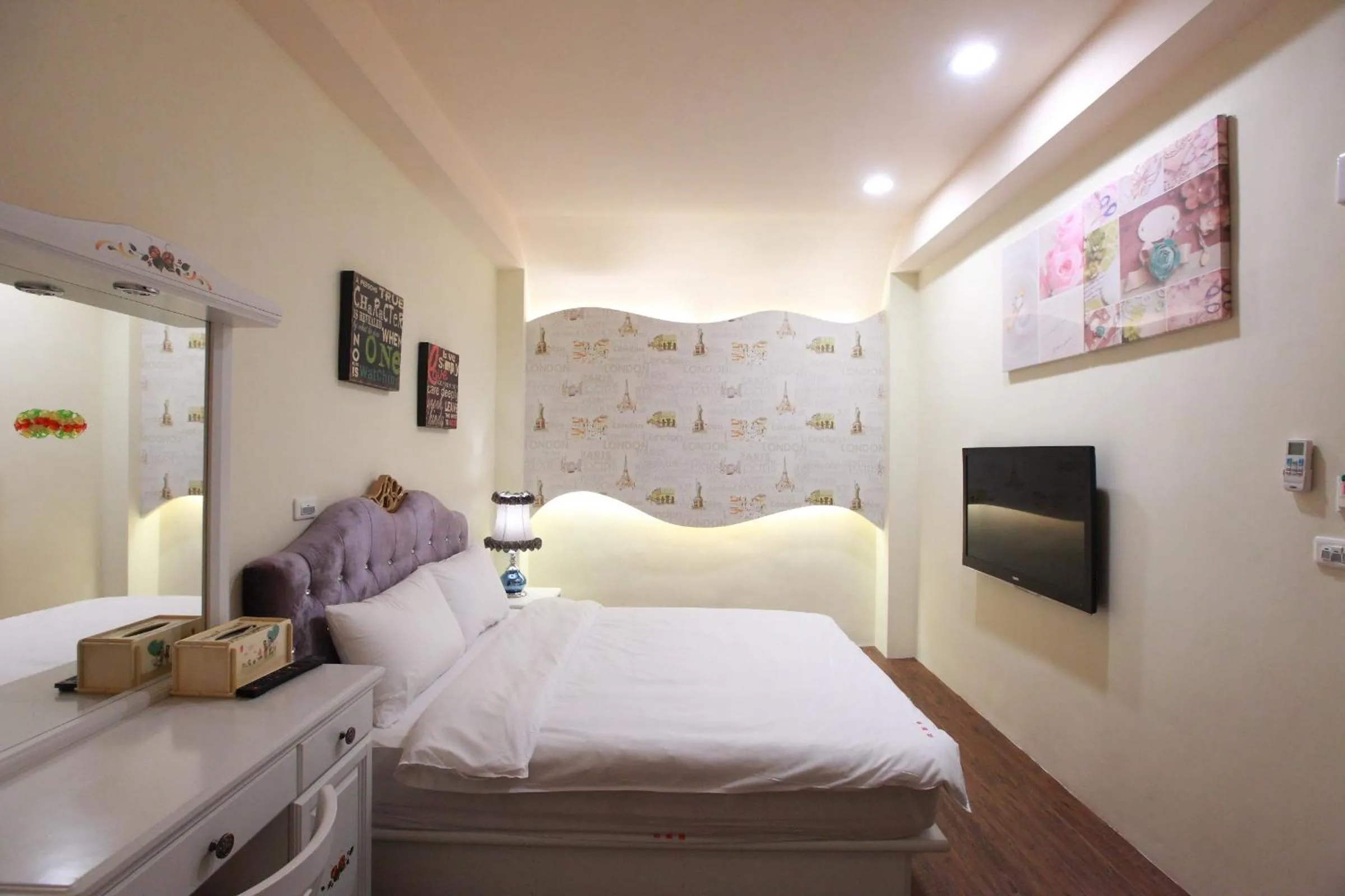 Photo of the whole room, Bed in Fasiter B&B train station
