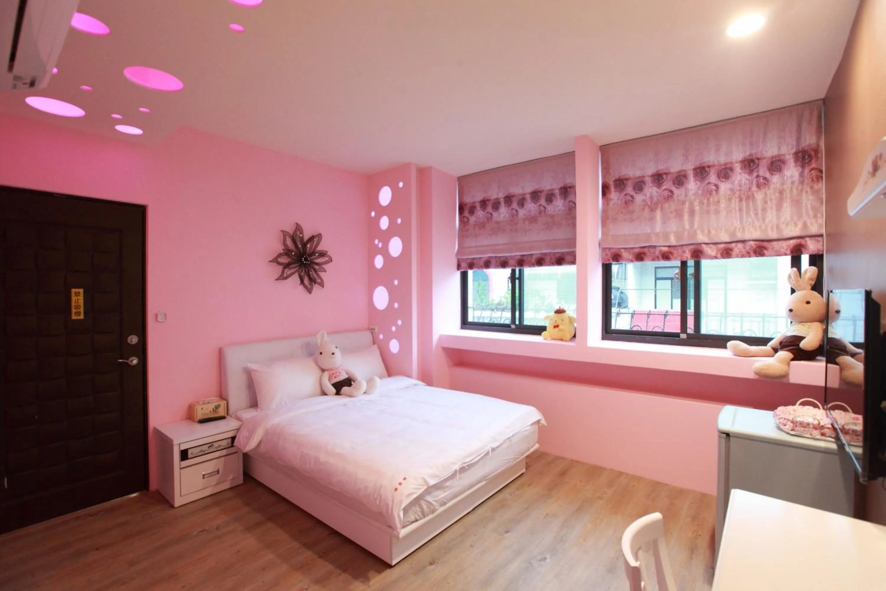 Photo of the whole room, Bed in Fasiter B&B train station