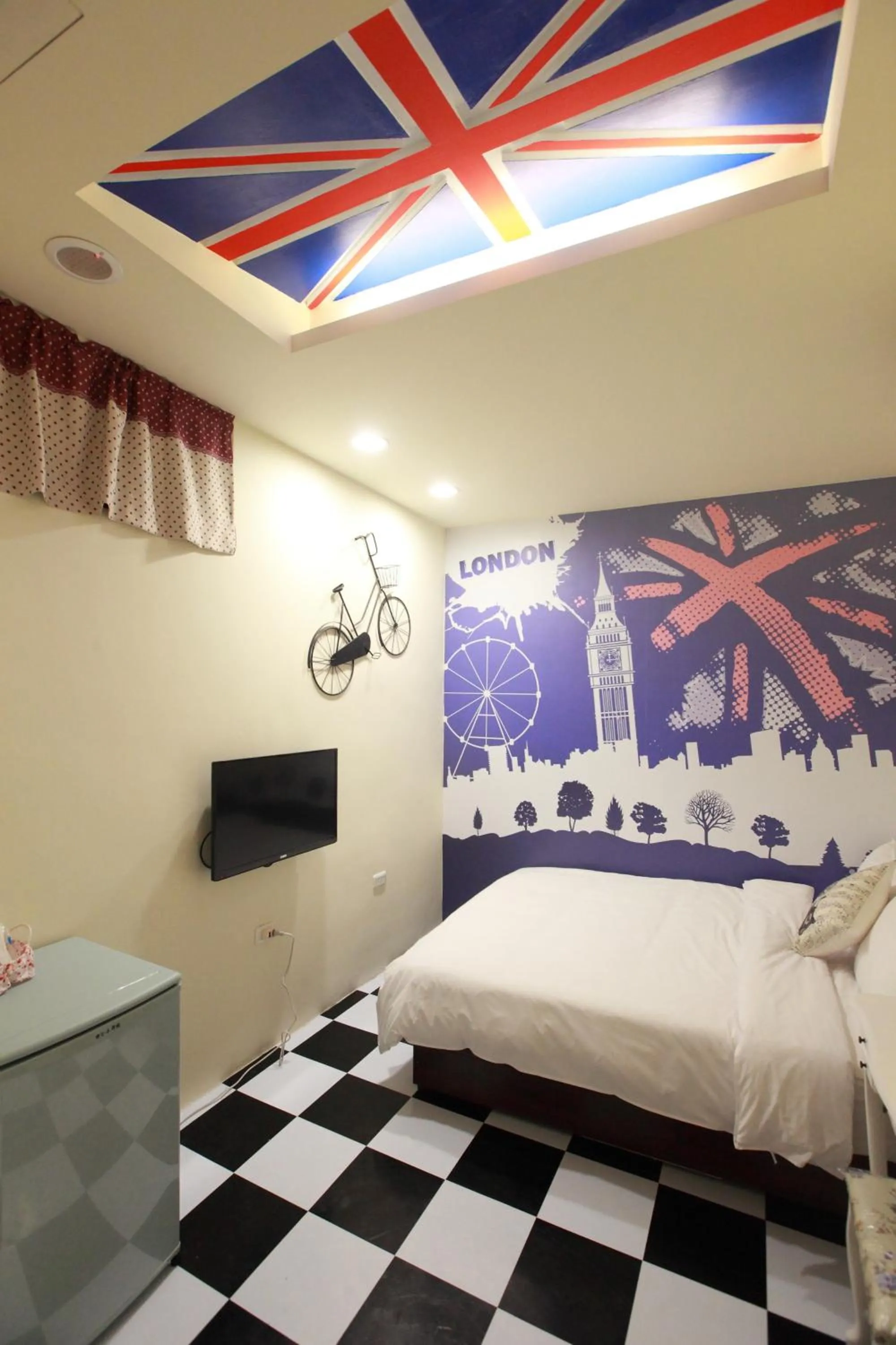 Photo of the whole room, Bed in Fasiter B&B train station