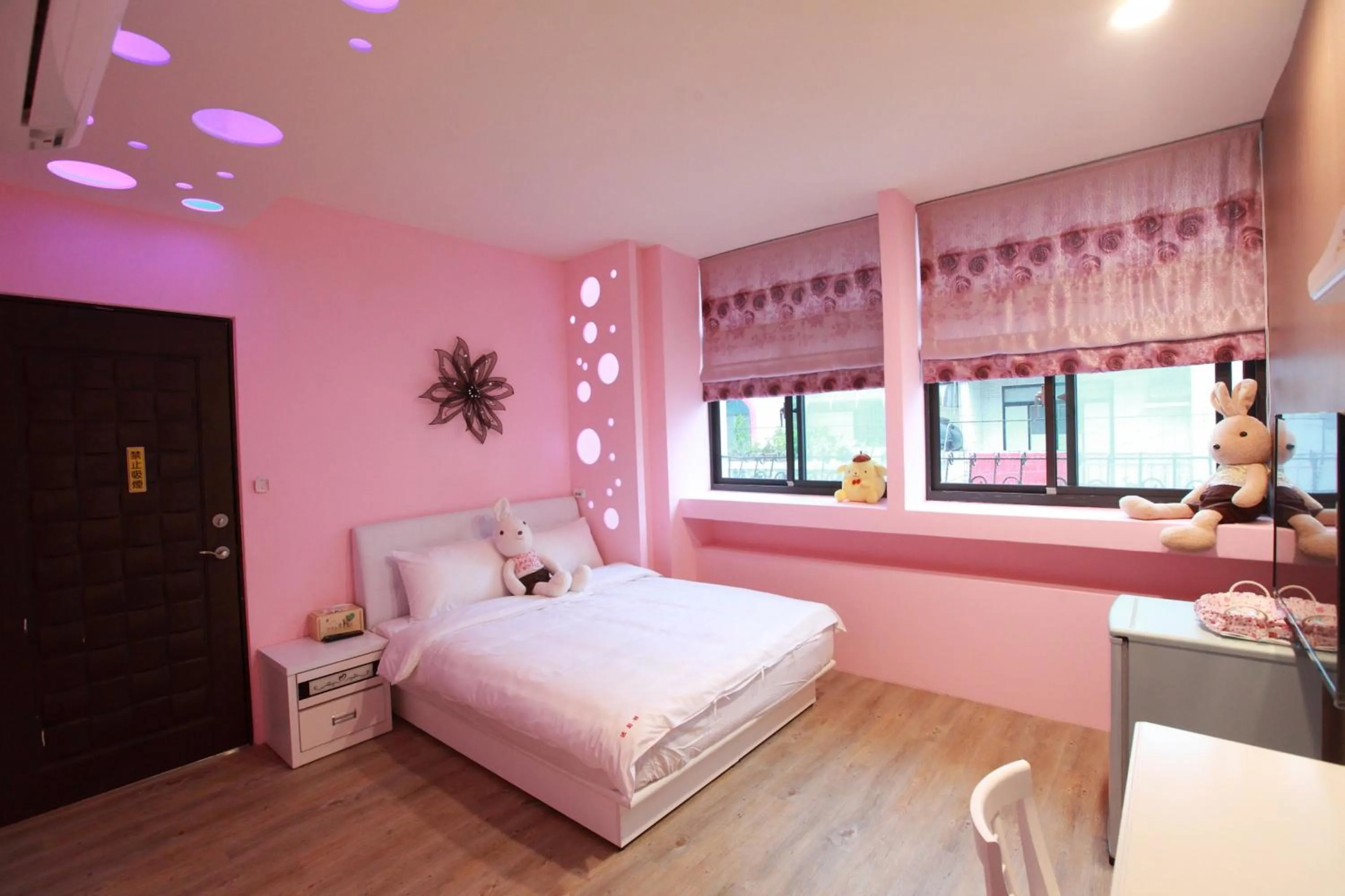 Photo of the whole room, Bed in Fasiter B&B train station