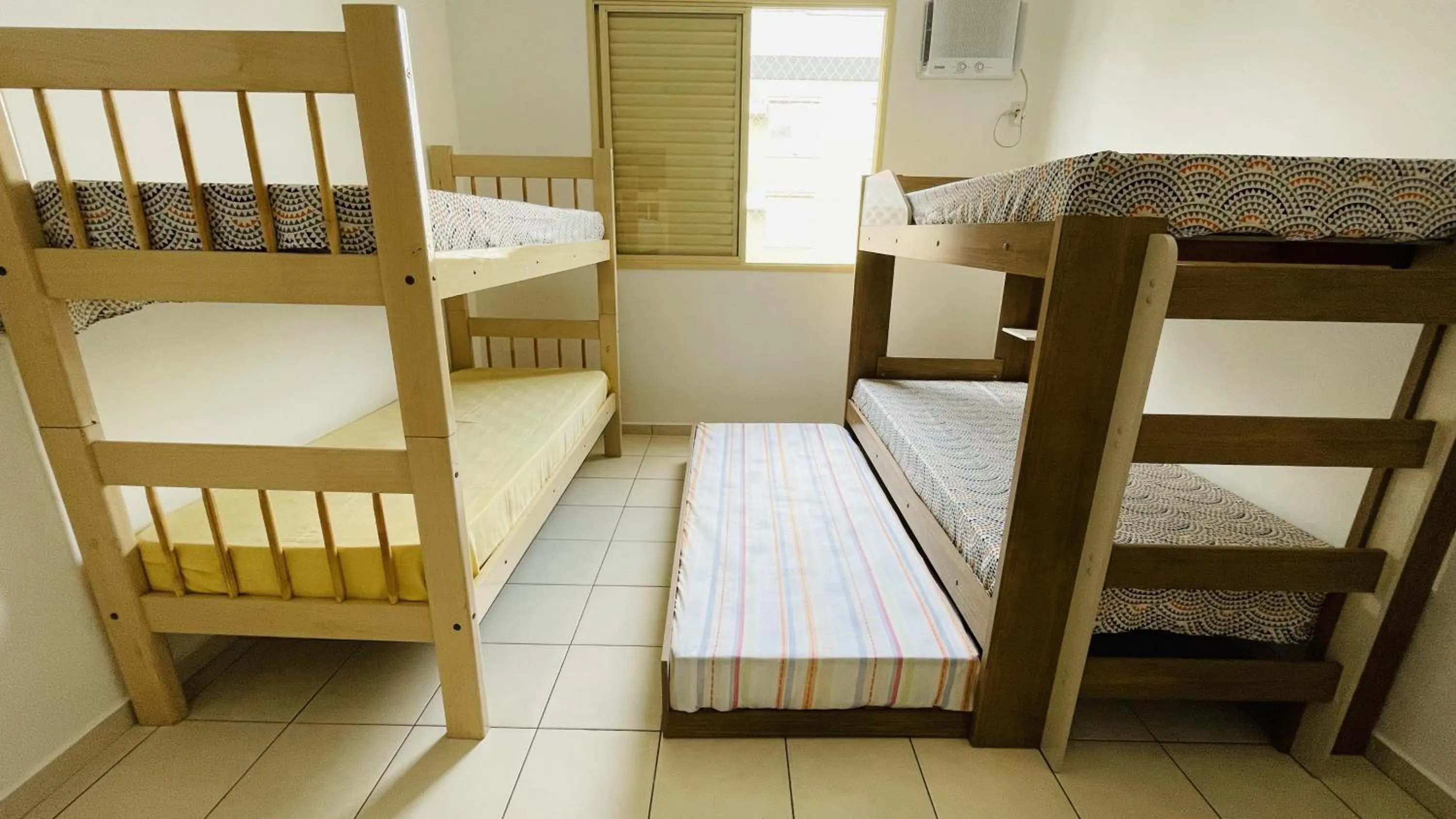 Bedroom, Bed in Na Enseada c/ Wifi e Ar-Cond.