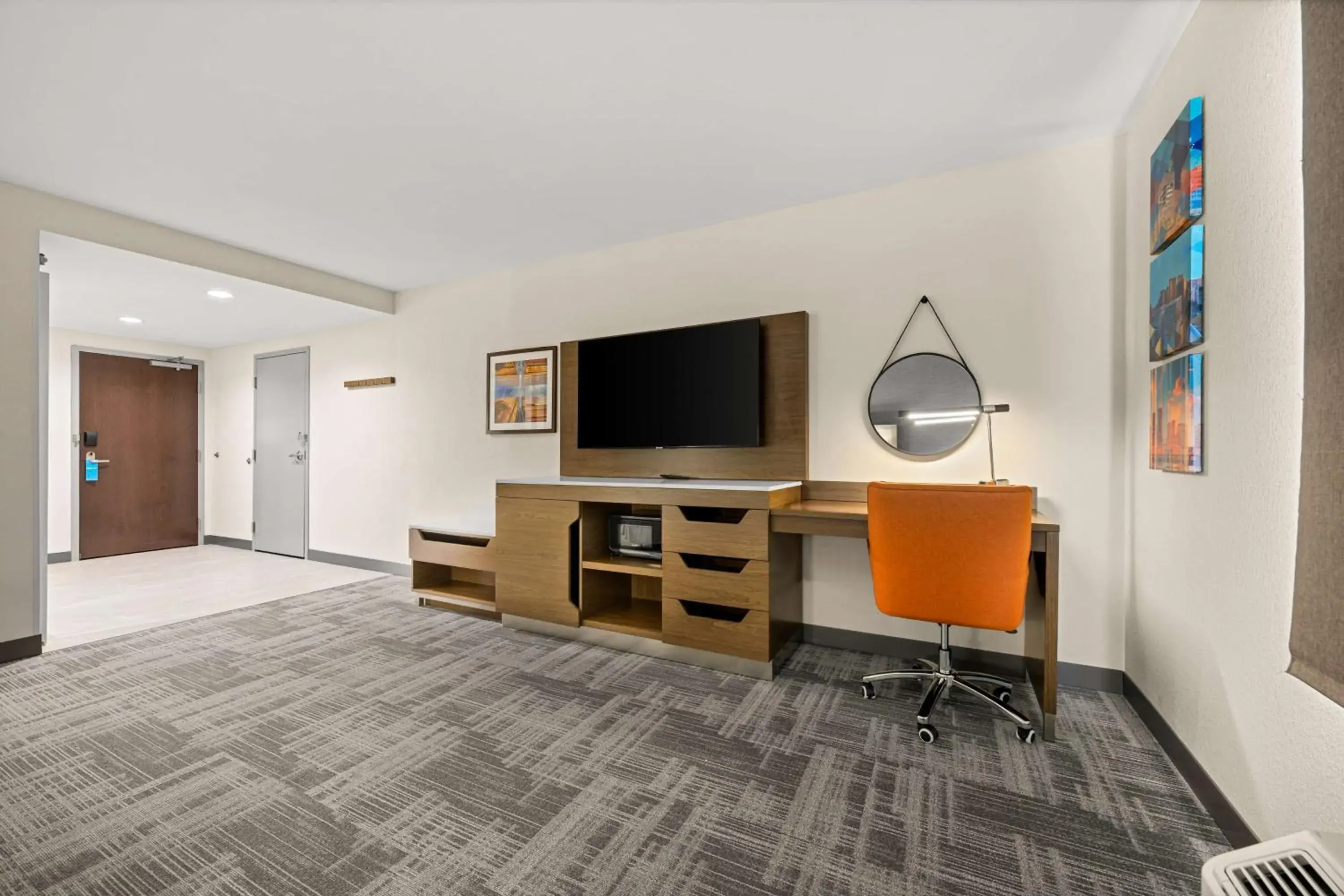 Bedroom in Hampton Inn & Suites Bessemer Birmingham Bedroom in Hampton Inn & Suites Bessemer Birmingham