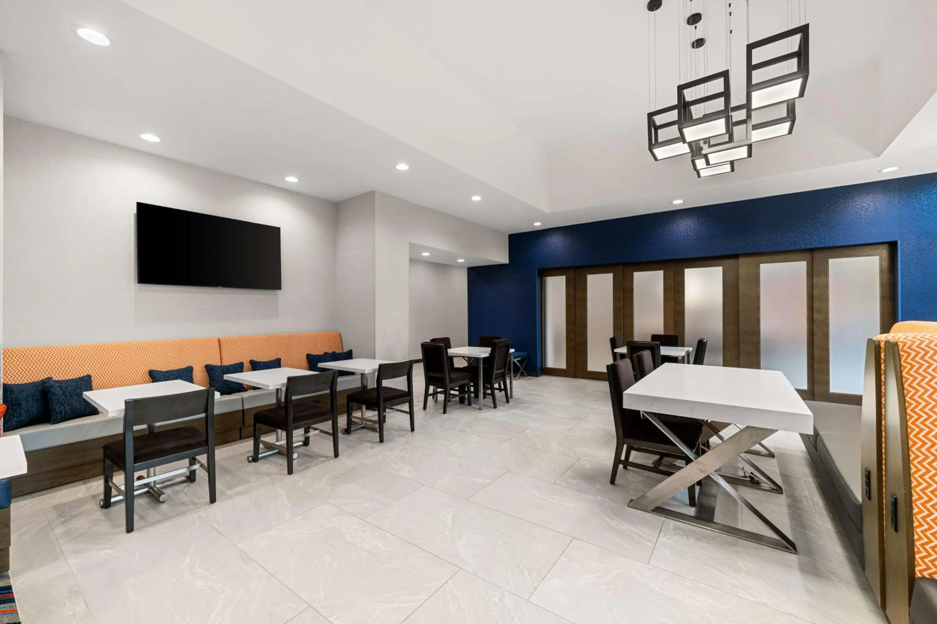 Breakfast in Hampton Inn & Suites Bessemer Birmingham