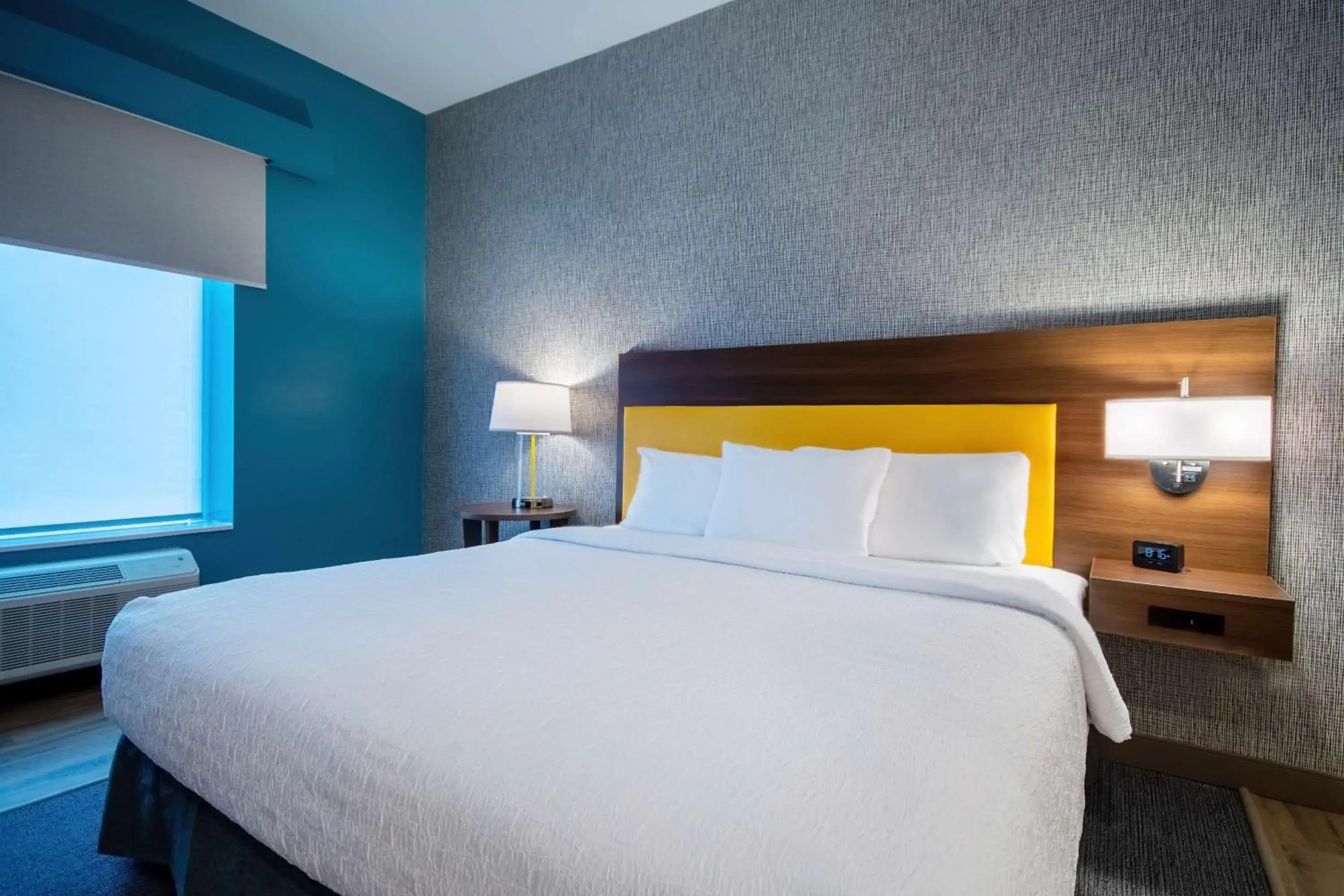 Bed in Home2 Suites By Hilton West Chester Cincinnati Bed in Home2 Suites By Hilton West Chester Cincinnati