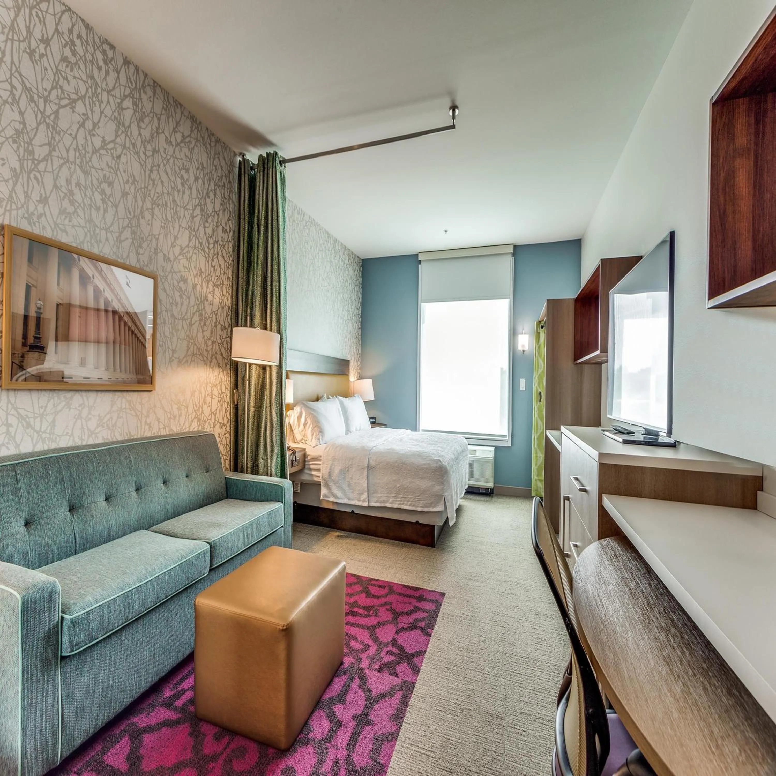 Living room, Bed in Home2 Suites By Hilton Fort Worth Arlington West