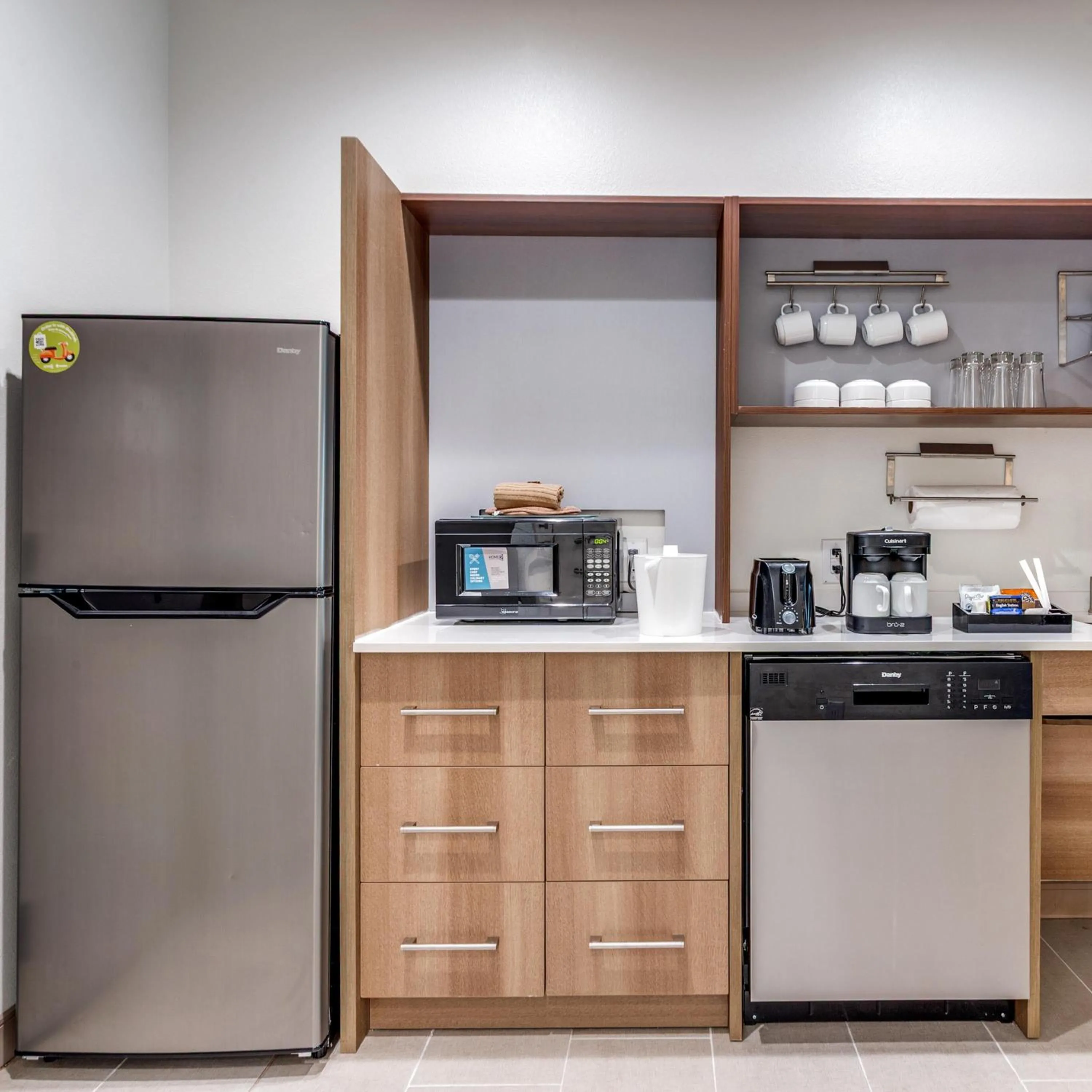 Kitchen or kitchenette in Home2 Suites By Hilton Fort Worth Arlington West