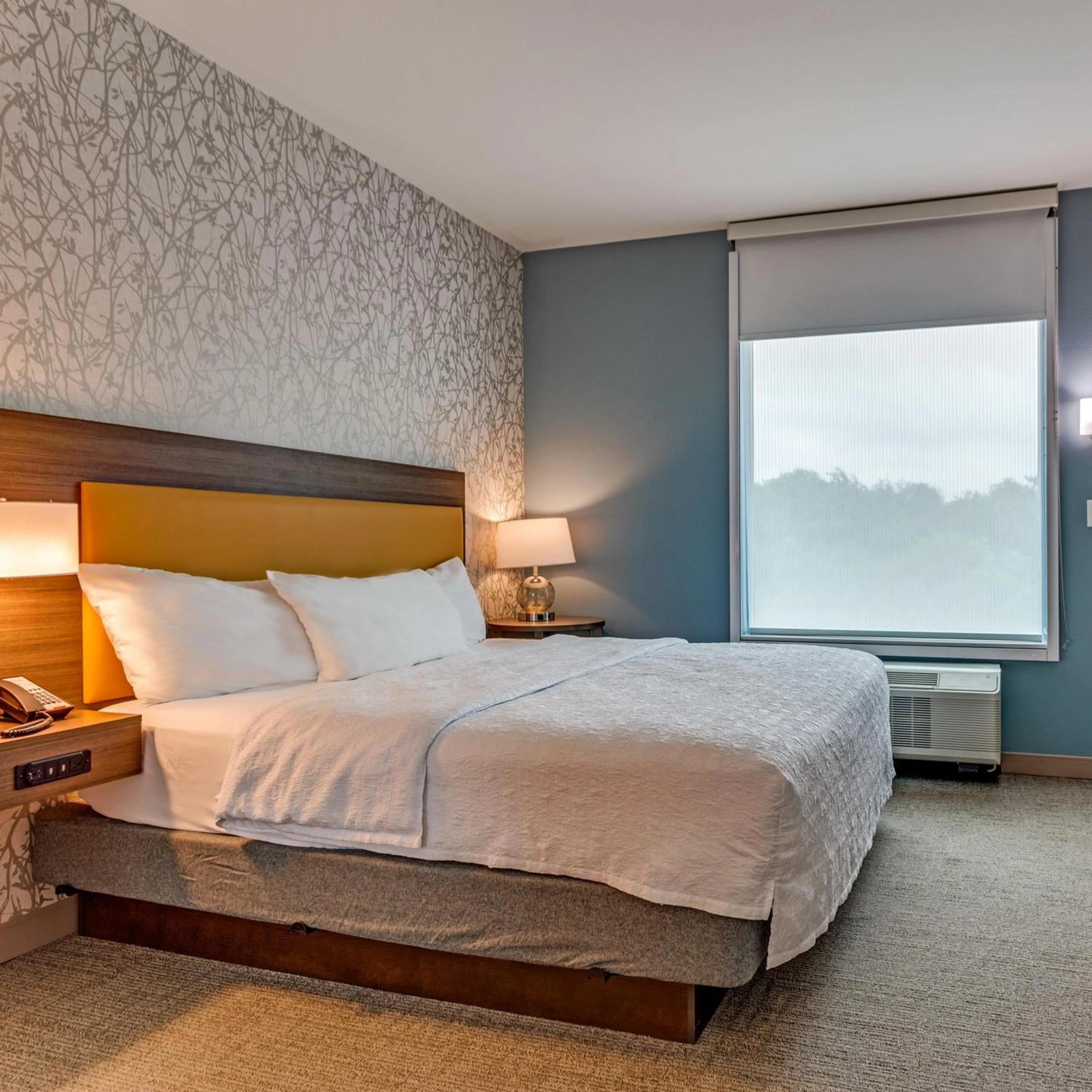 Bed in Home2 Suites By Hilton Fort Worth Arlington West